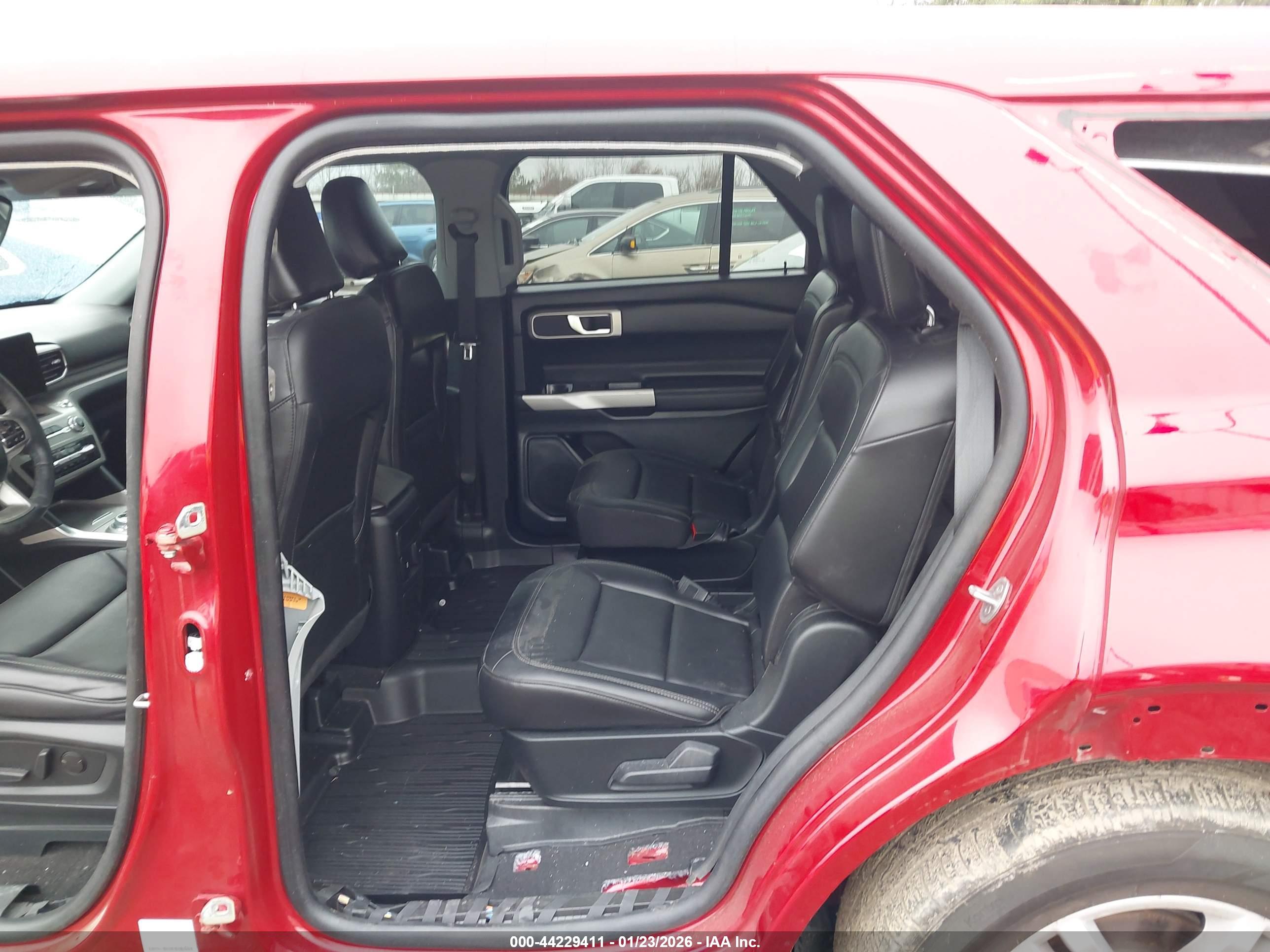 FORD EXPLORER image 8