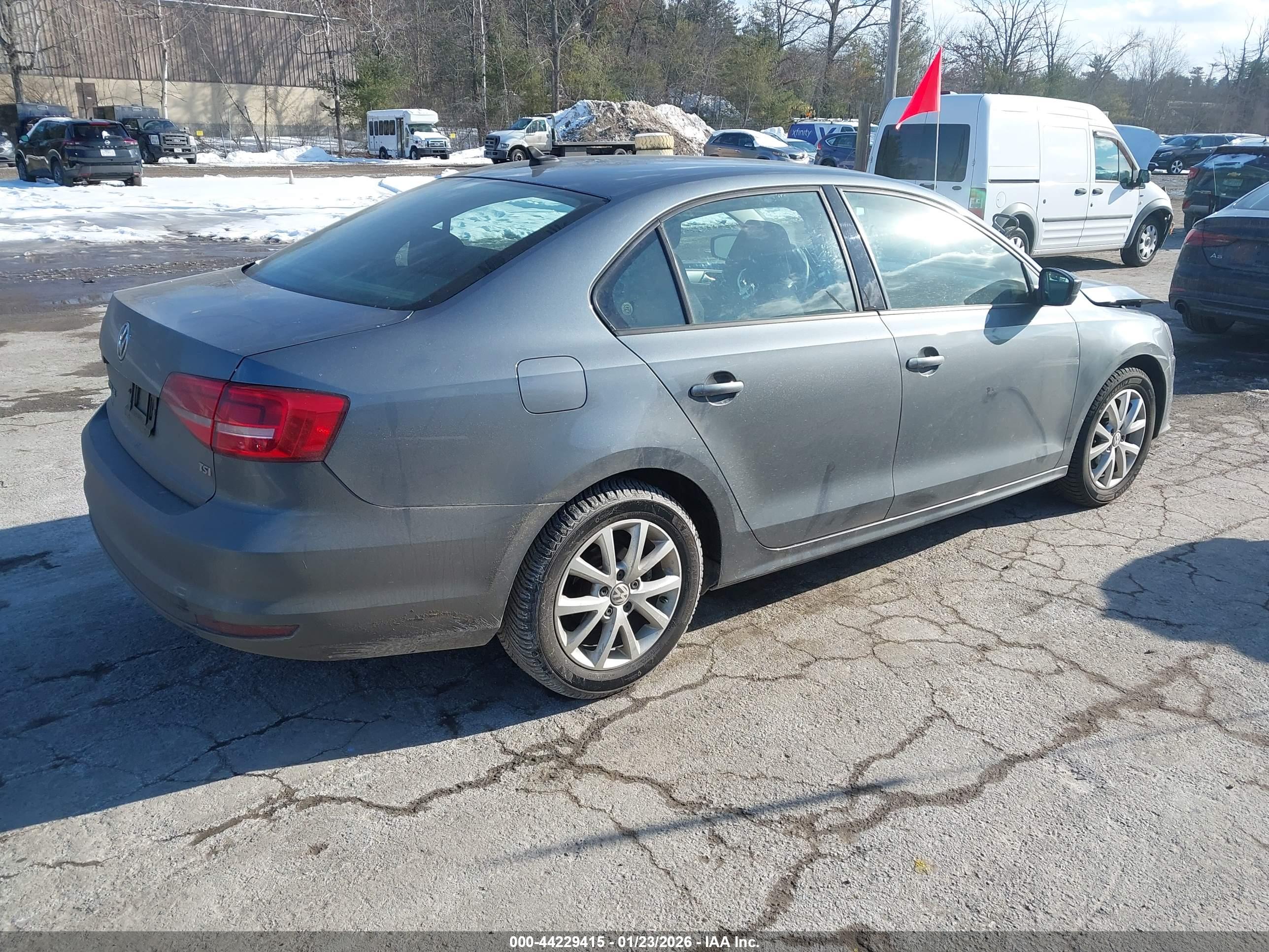 VOLKSWAGEN JETTA image 4