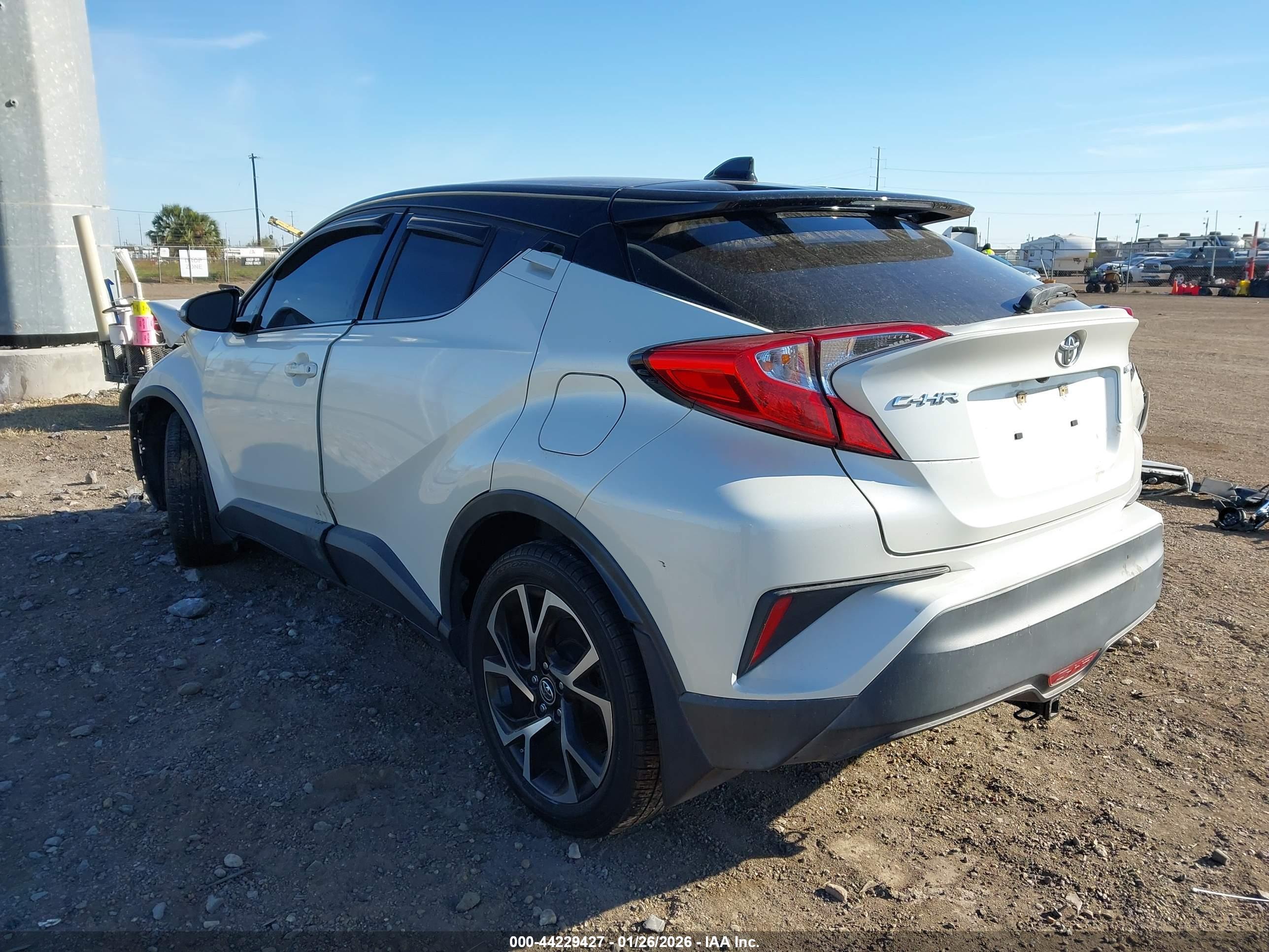 TOYOTA C-HR image 3
