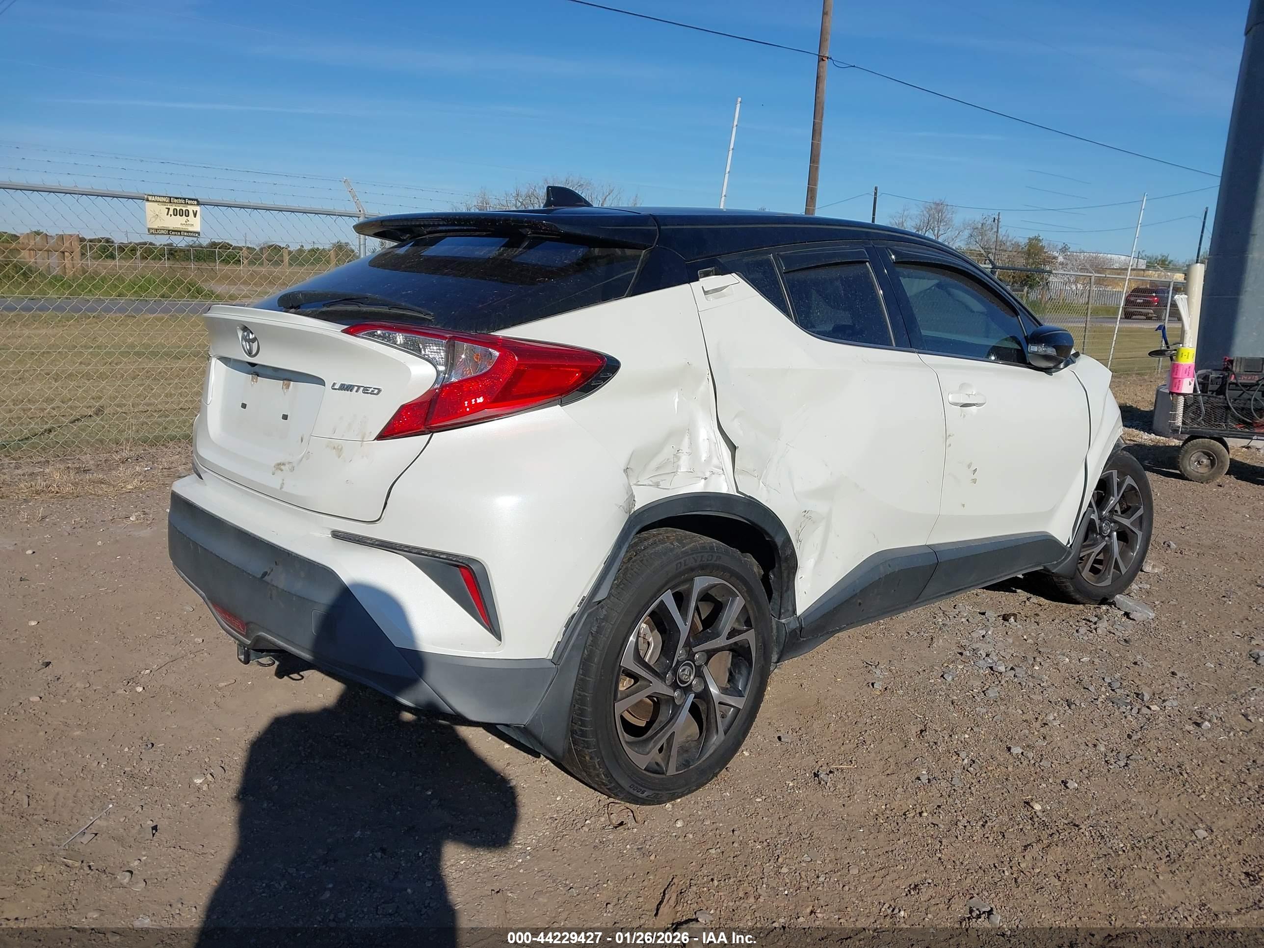 TOYOTA C-HR image 4
