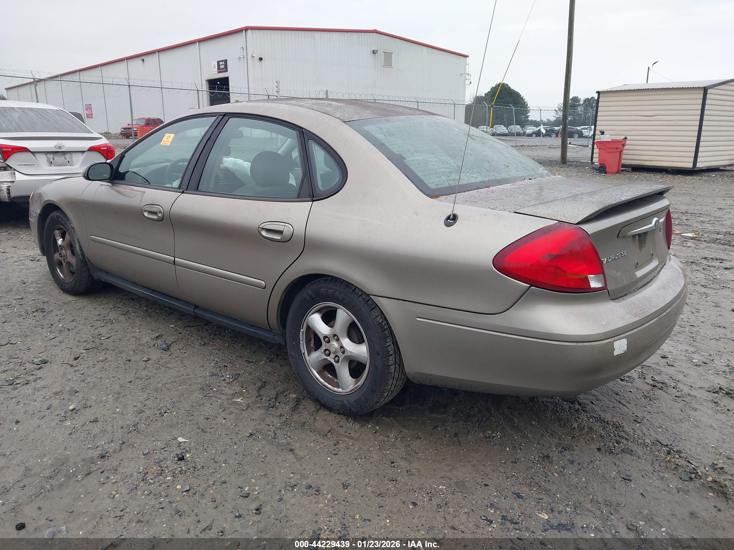 FORD TAURUS image 3