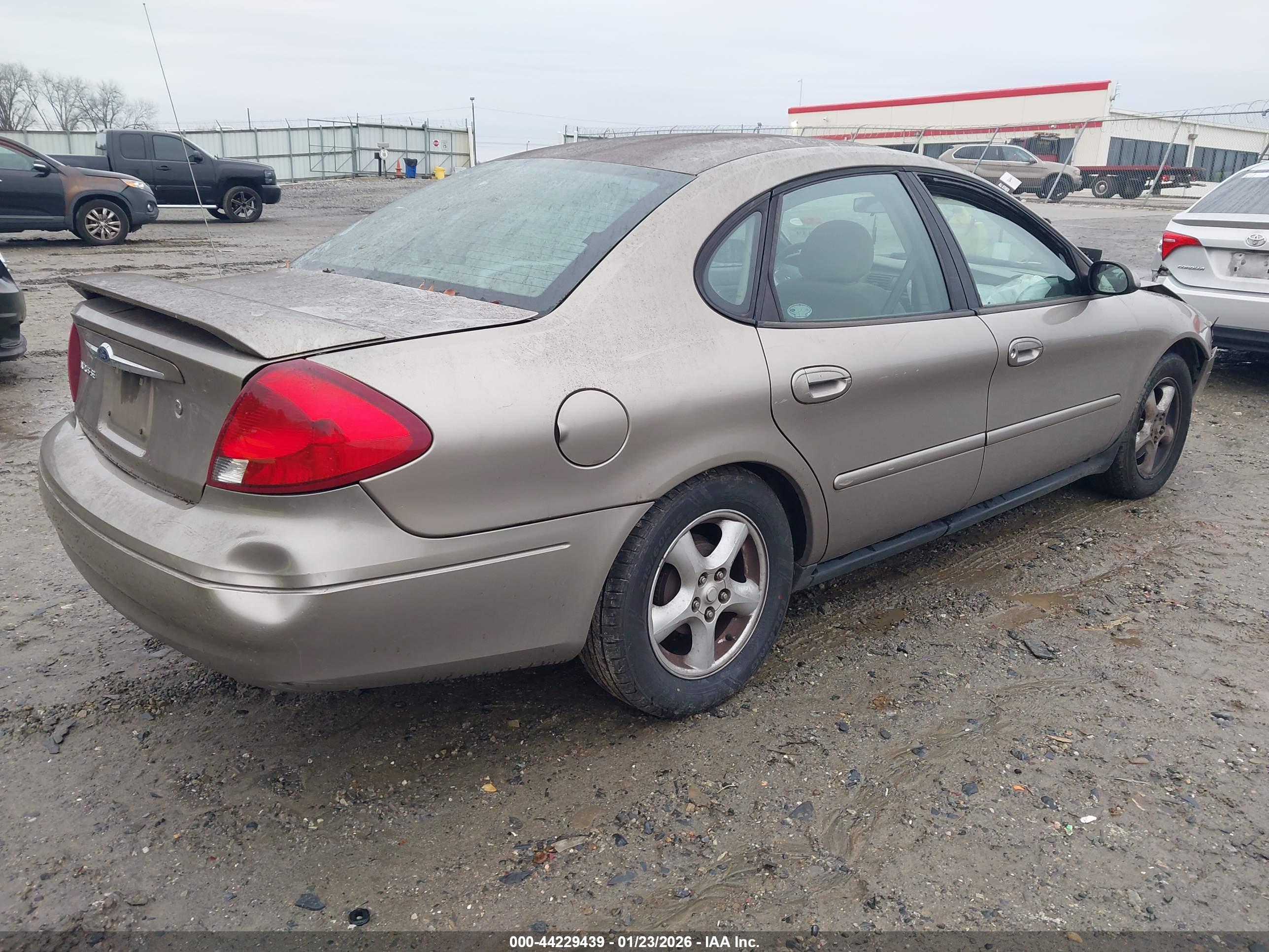 FORD TAURUS image 4