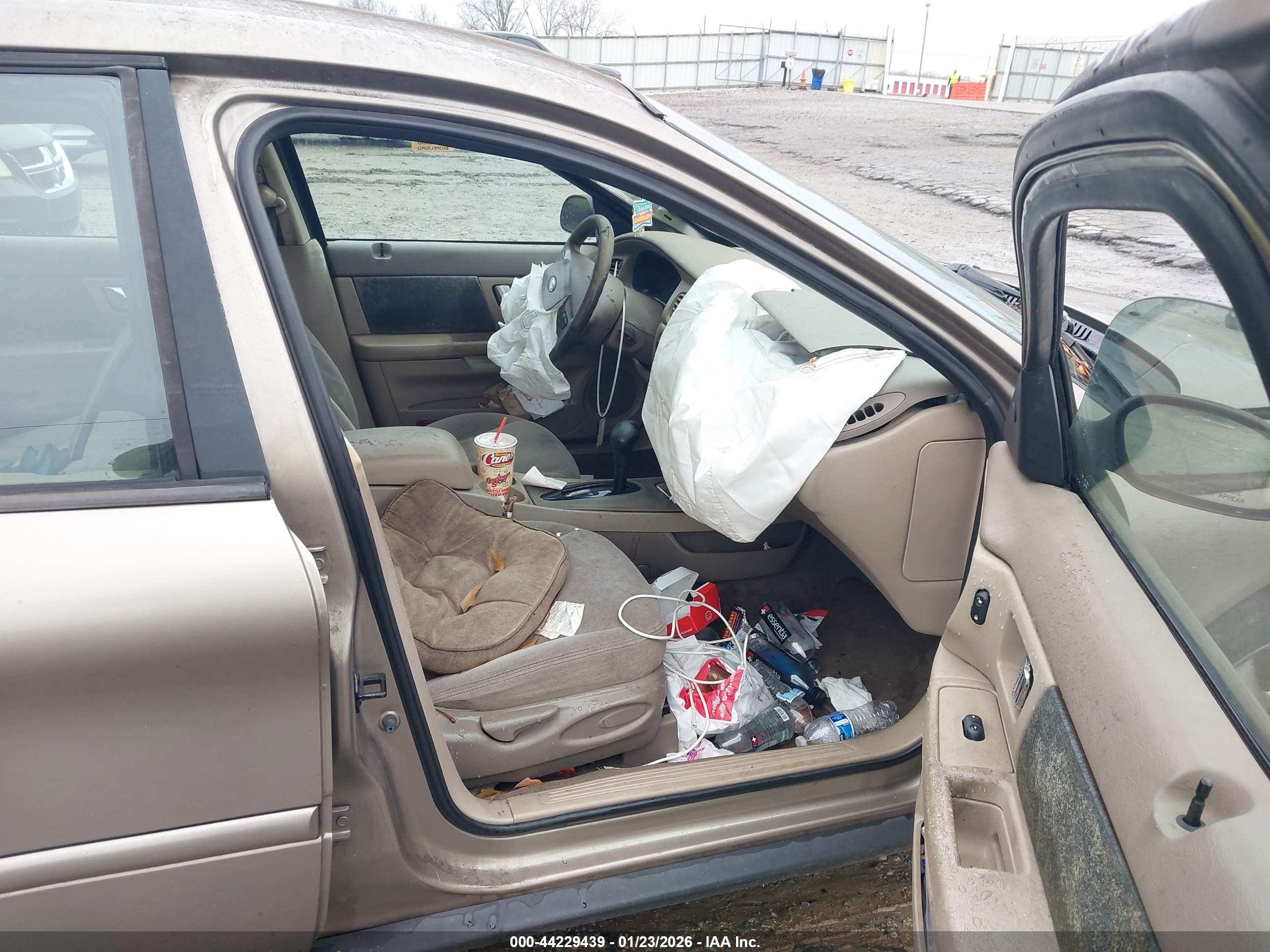 FORD TAURUS image 5