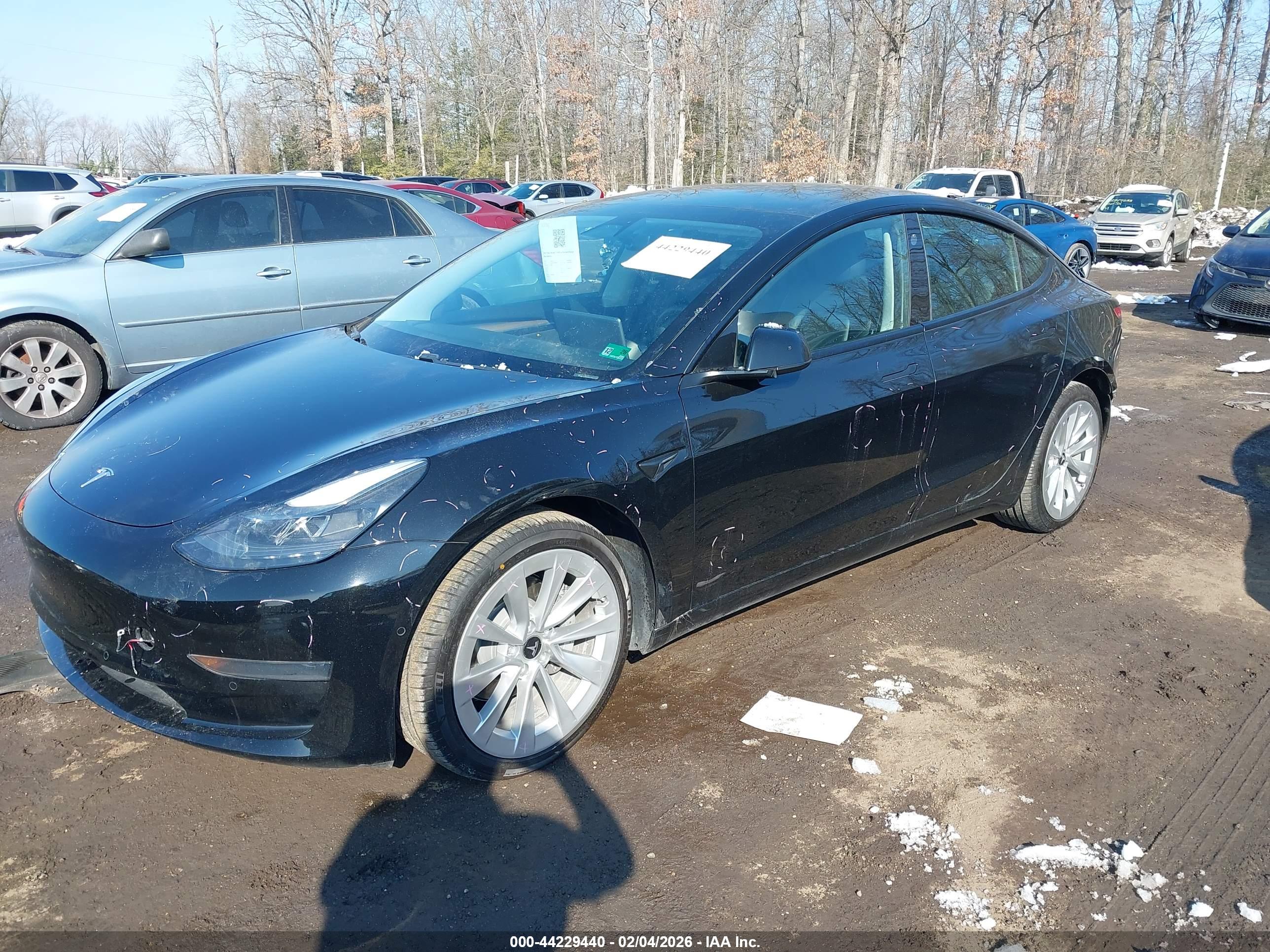 TESLA MODEL image 2