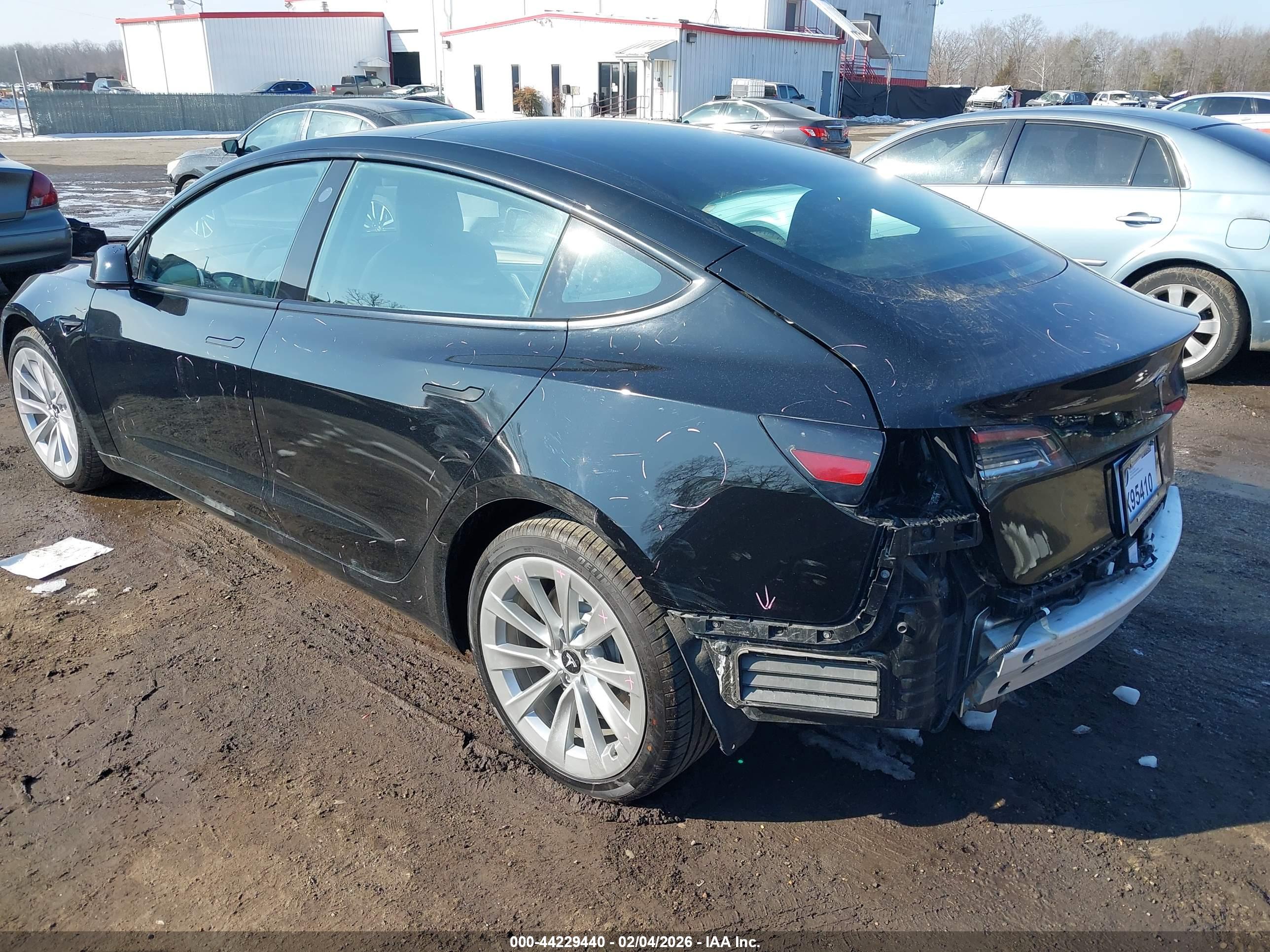 TESLA MODEL image 3