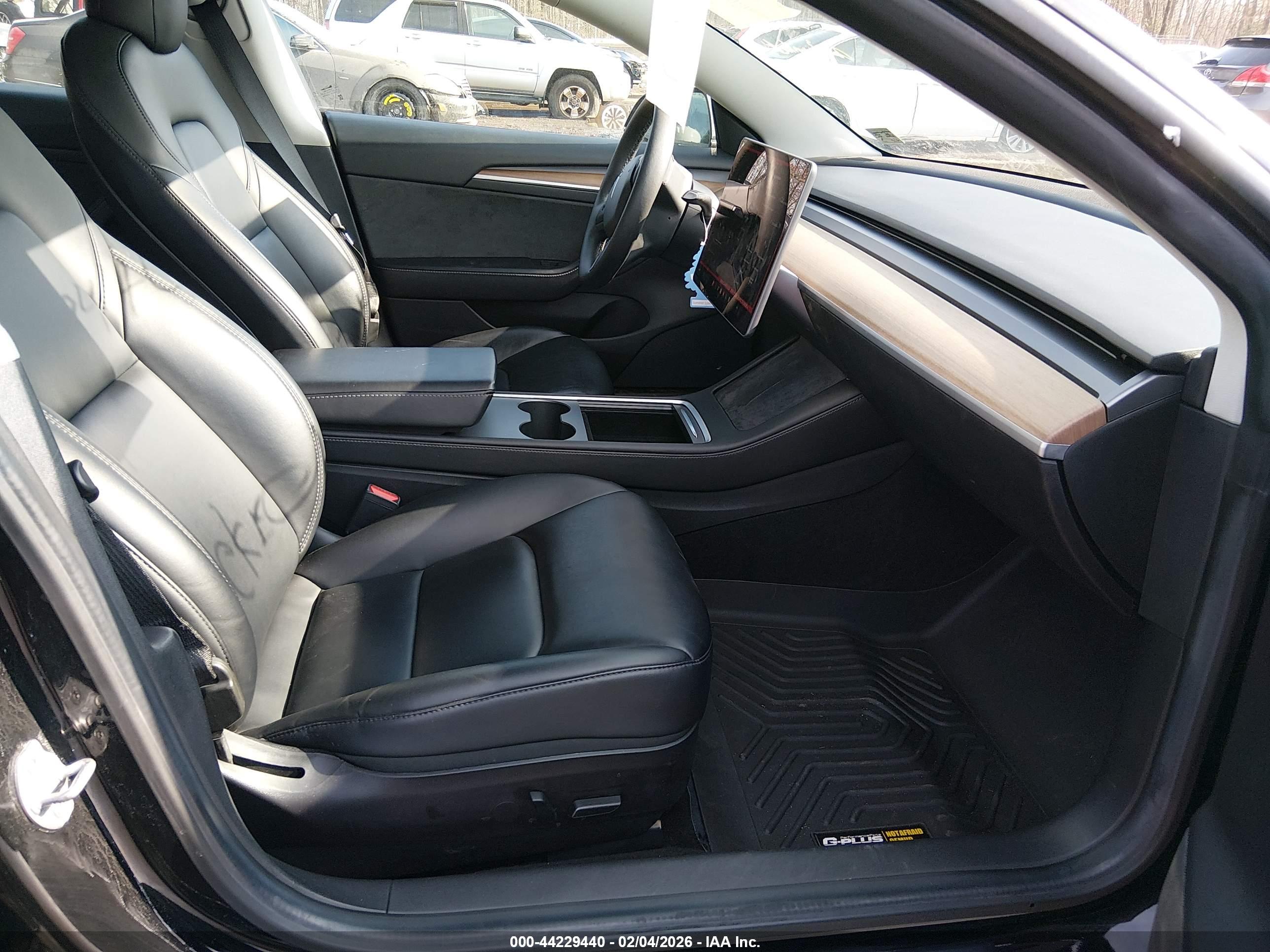 TESLA MODEL image 5