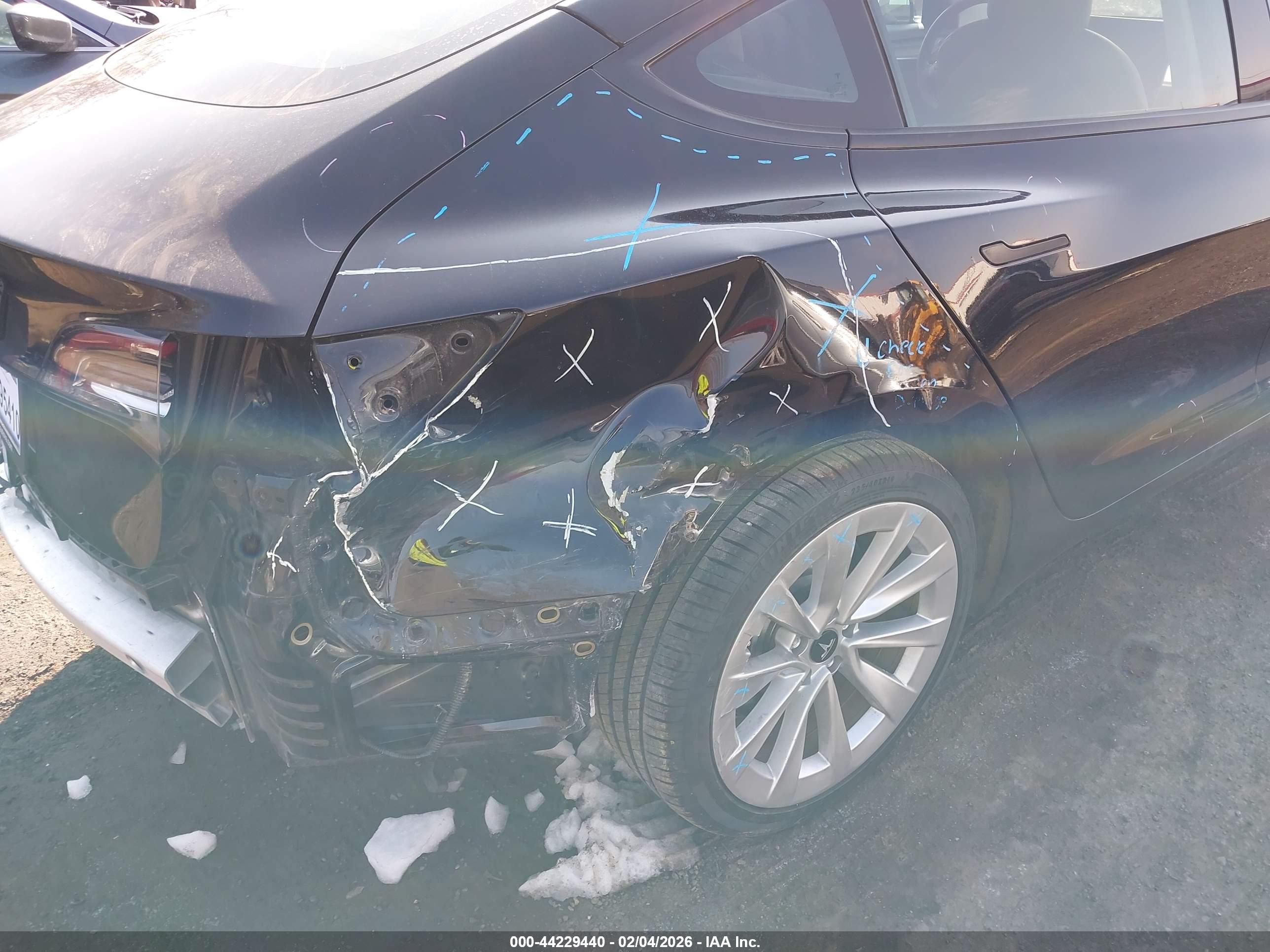 TESLA MODEL image 6