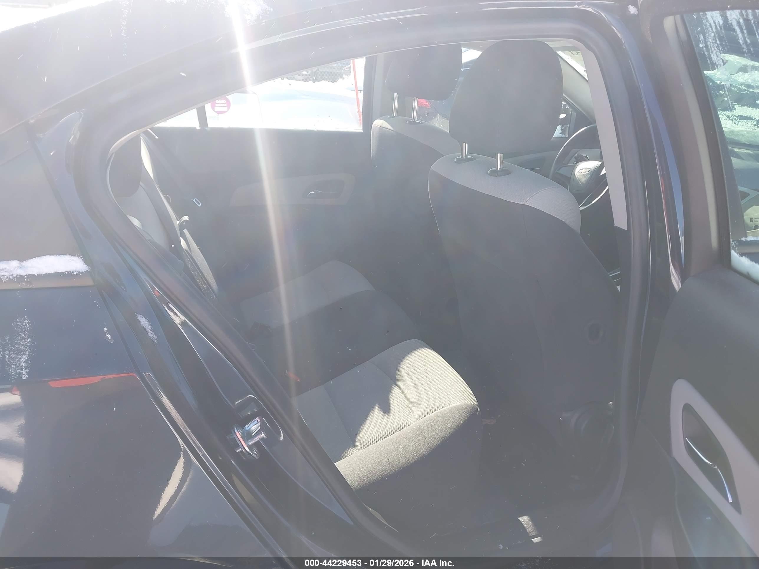 CHEVROLET CRUZE image 8