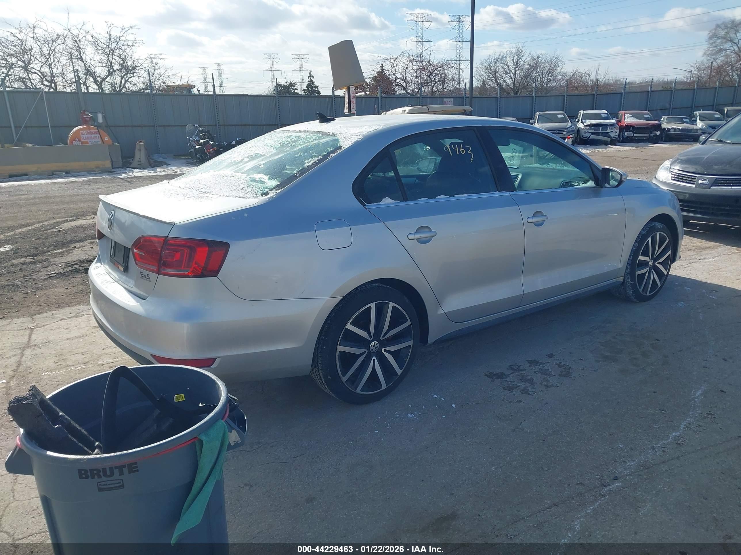 VOLKSWAGEN JETTA image 4