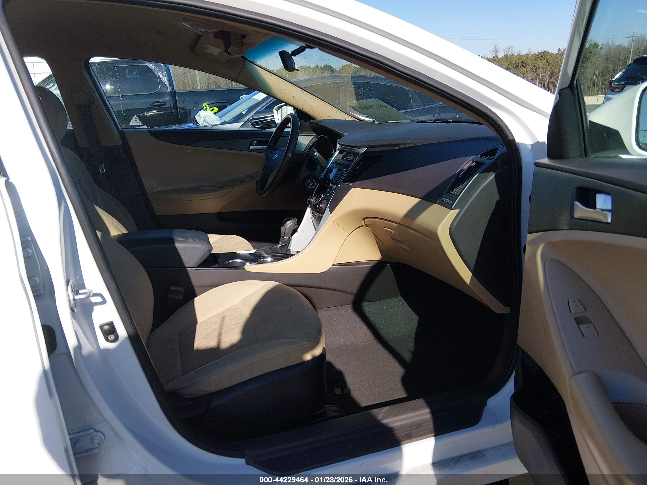 HYUNDAI SONATA image 5