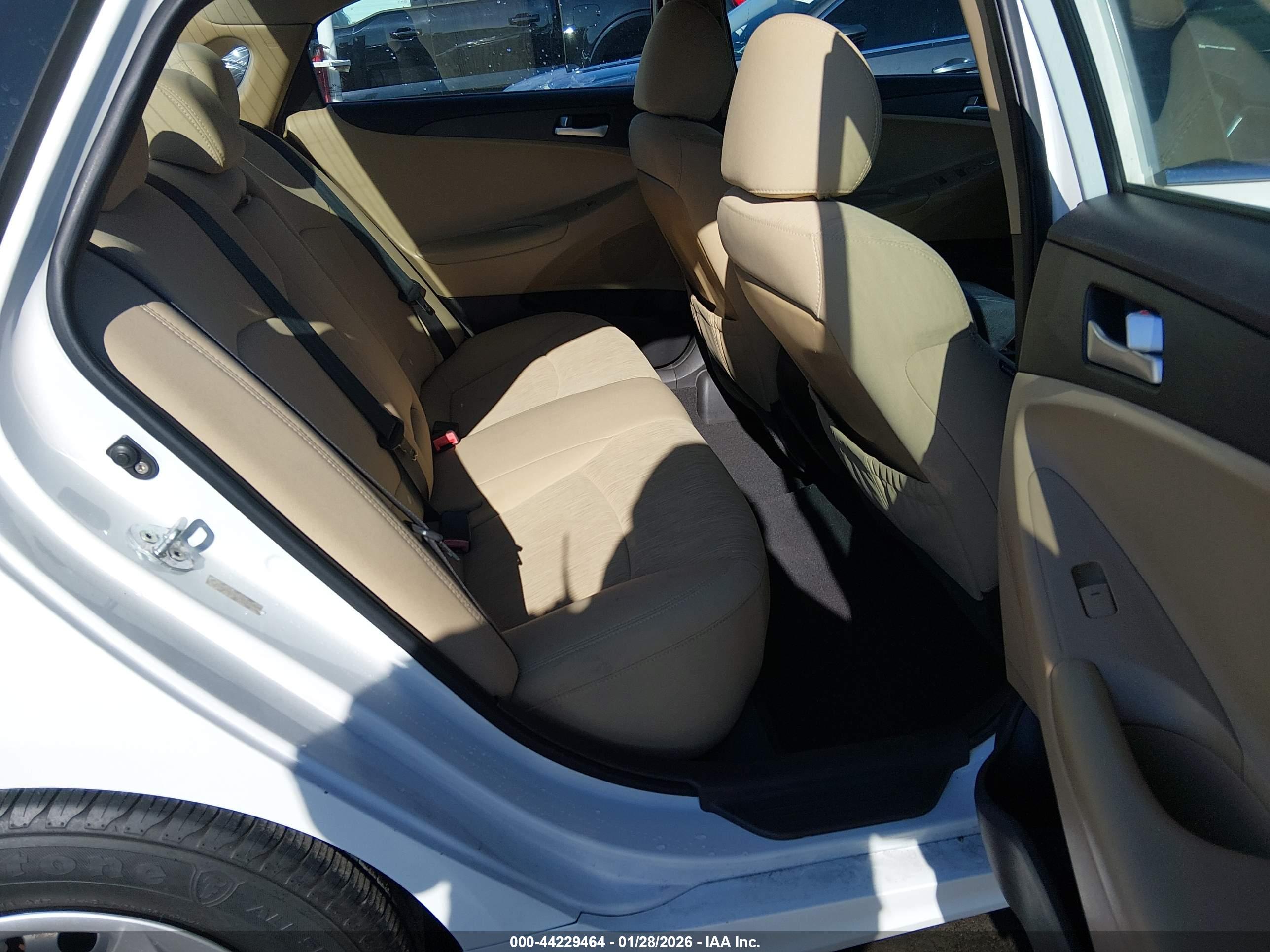 HYUNDAI SONATA image 8