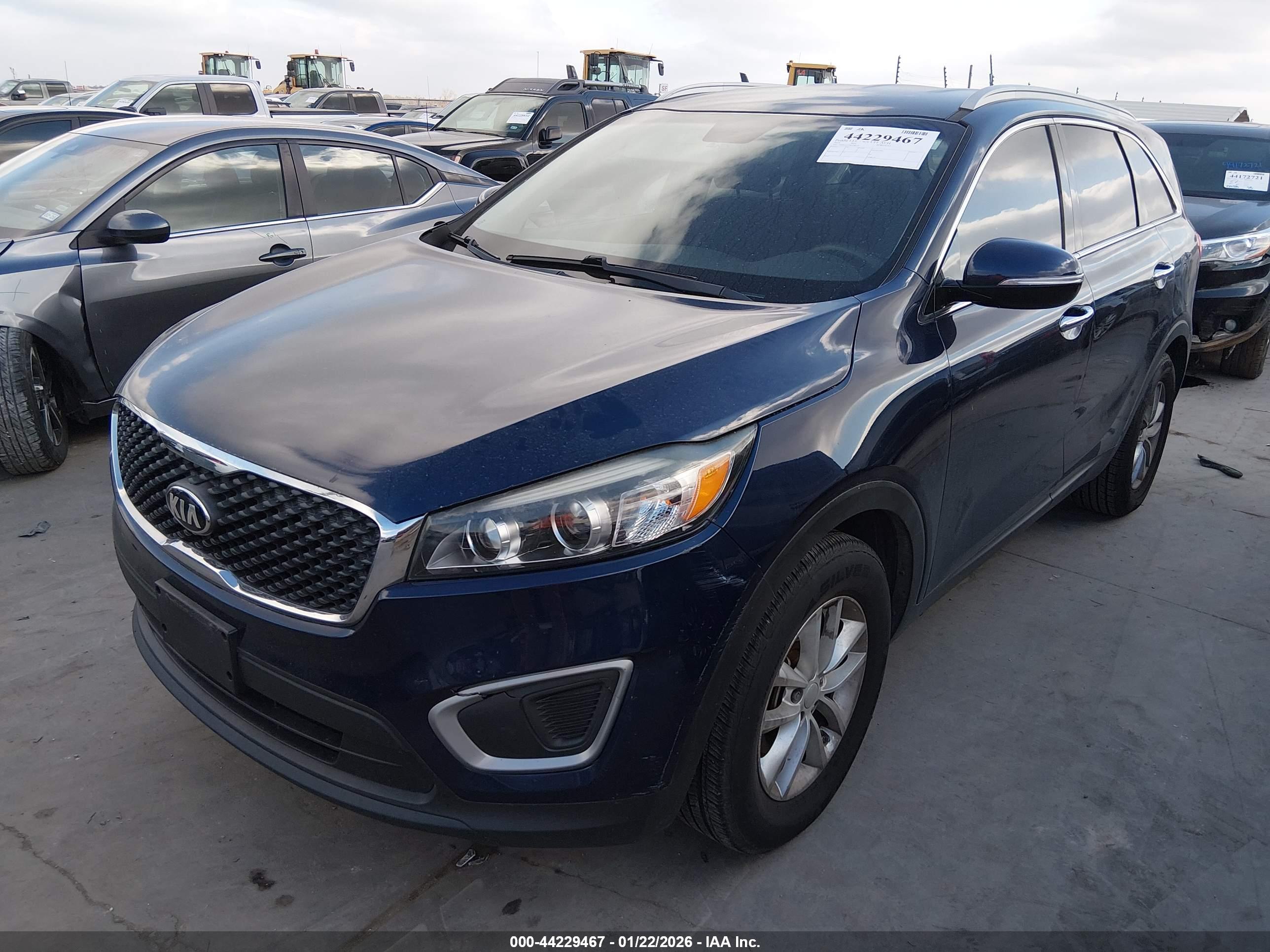 KIA SORENTO image 2