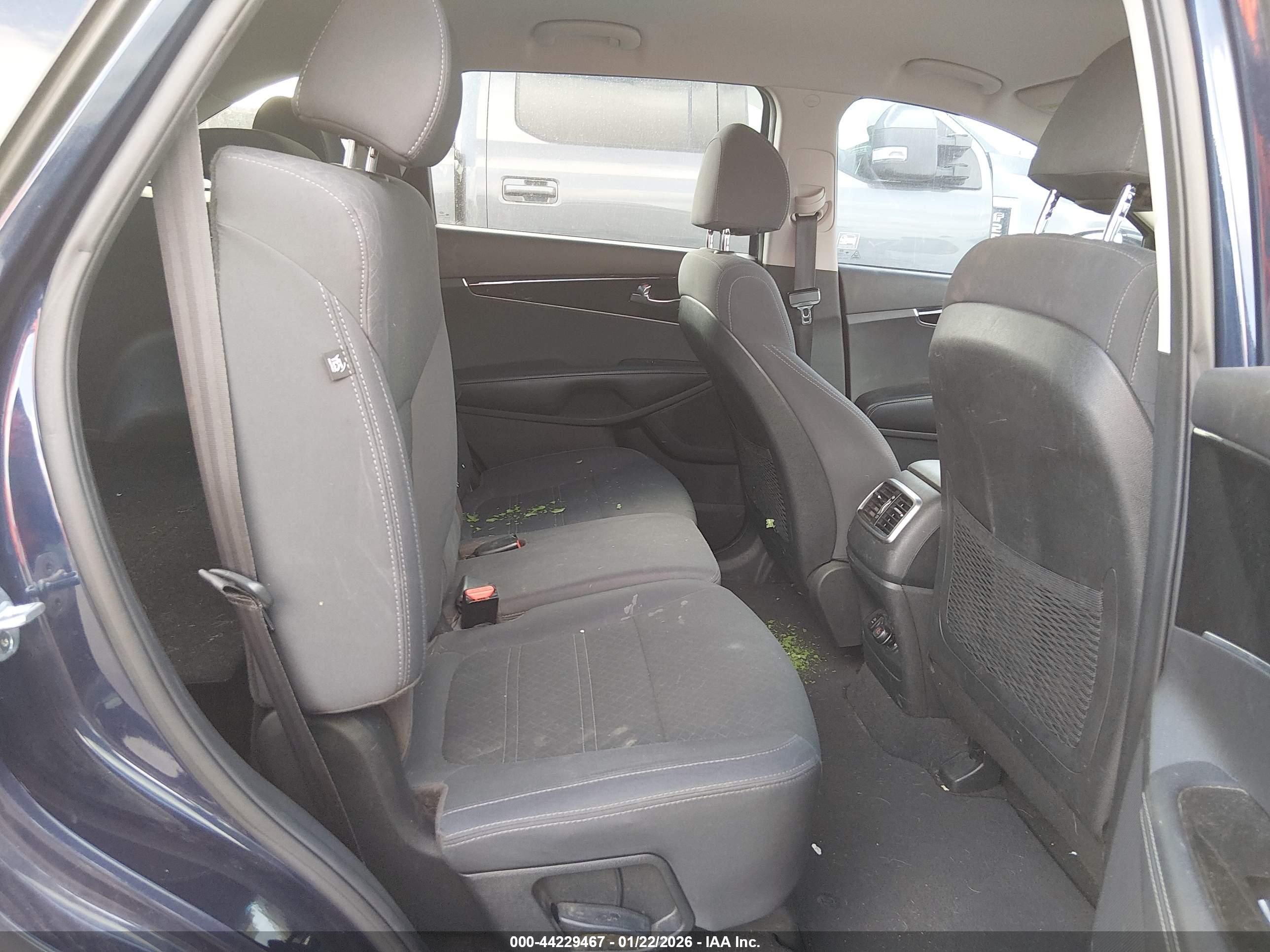 KIA SORENTO image 8