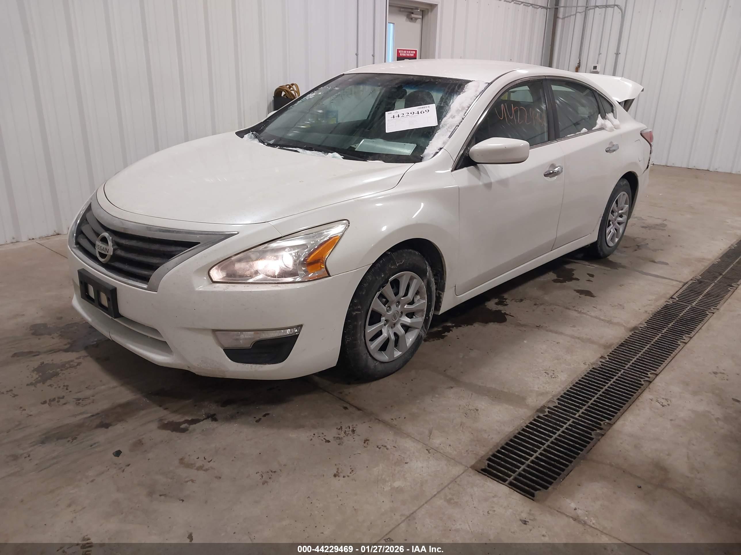 NISSAN ALTIMA image 2