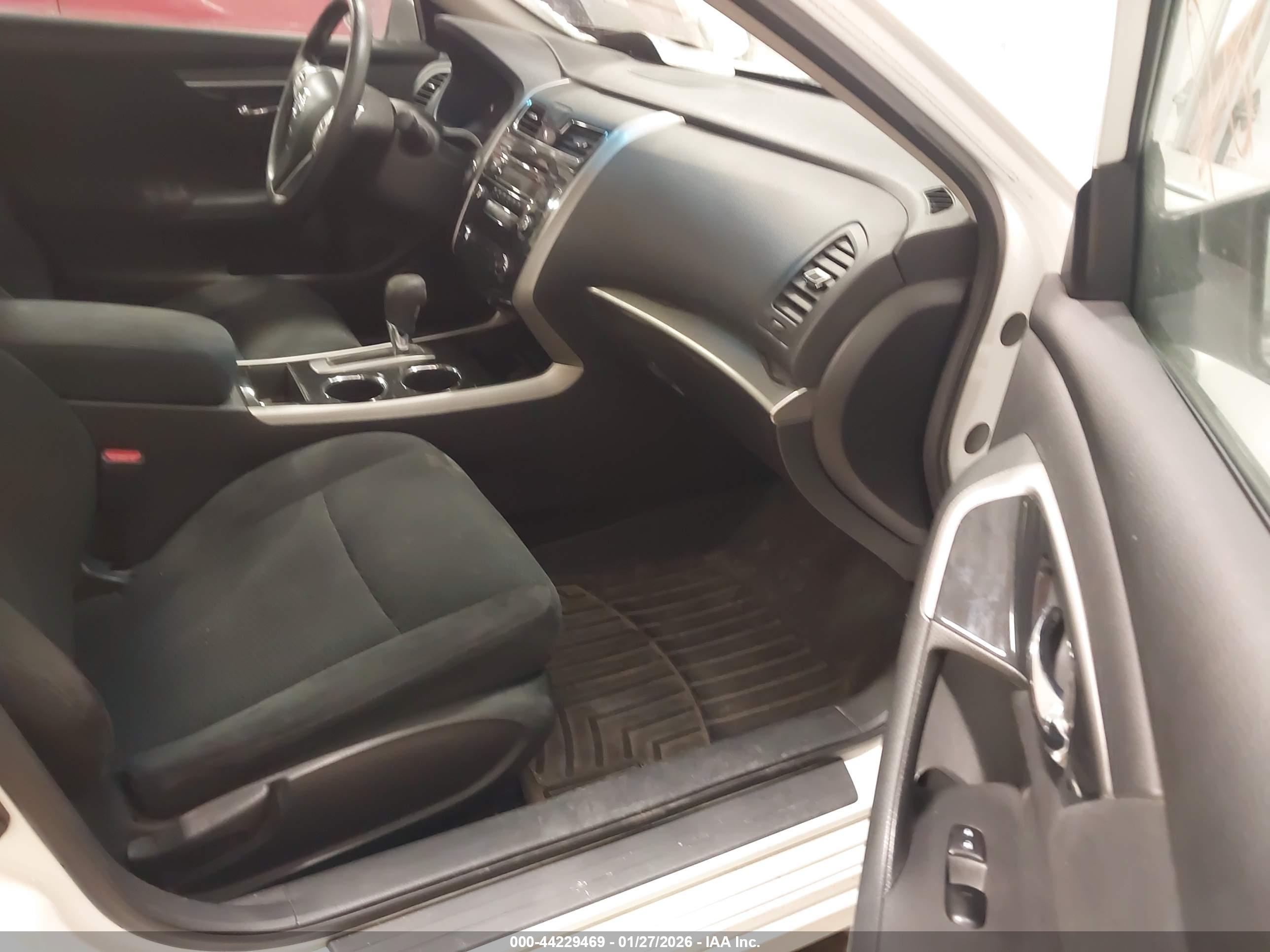 NISSAN ALTIMA image 5