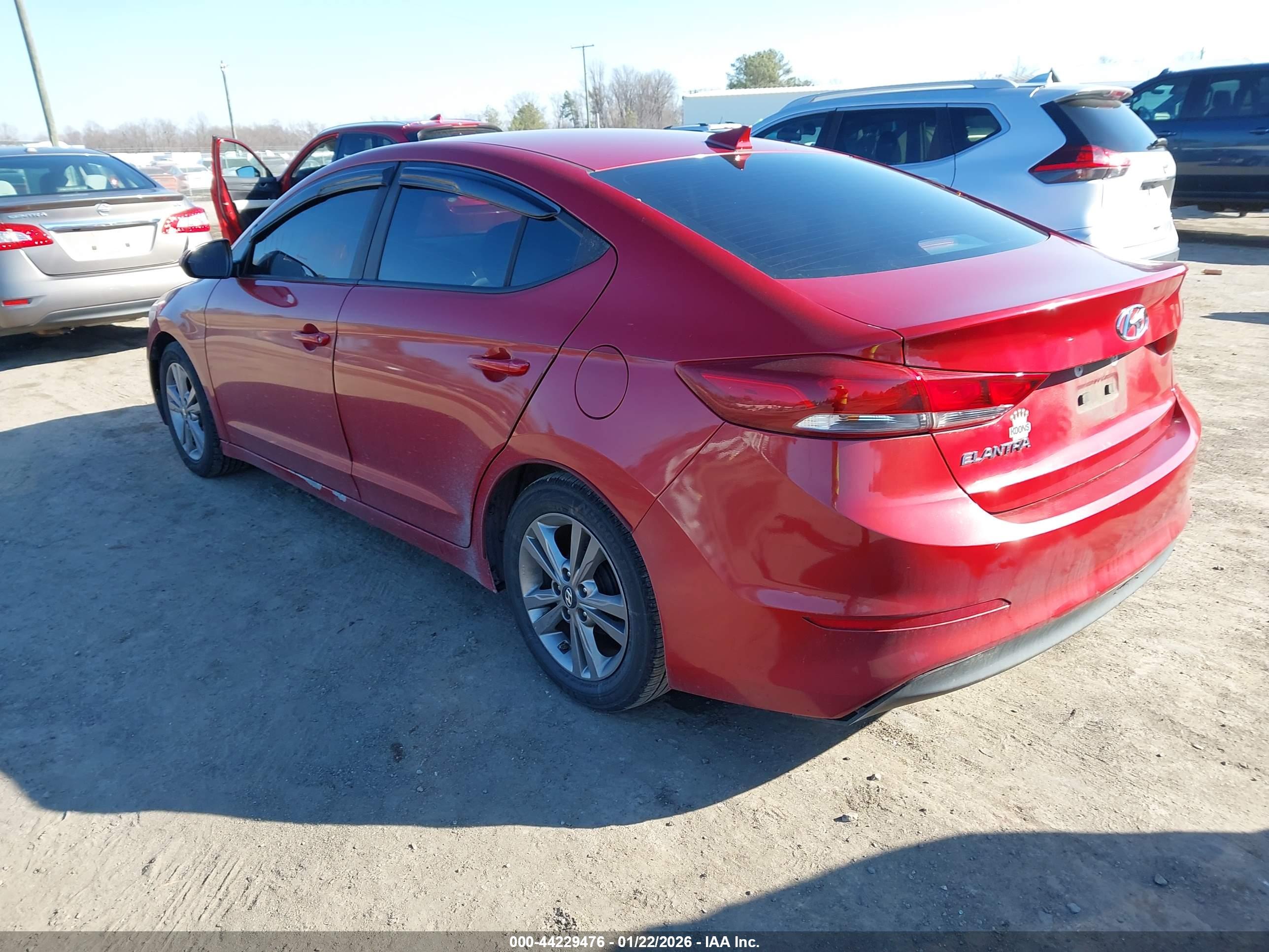 HYUNDAI ELANTRA image 3