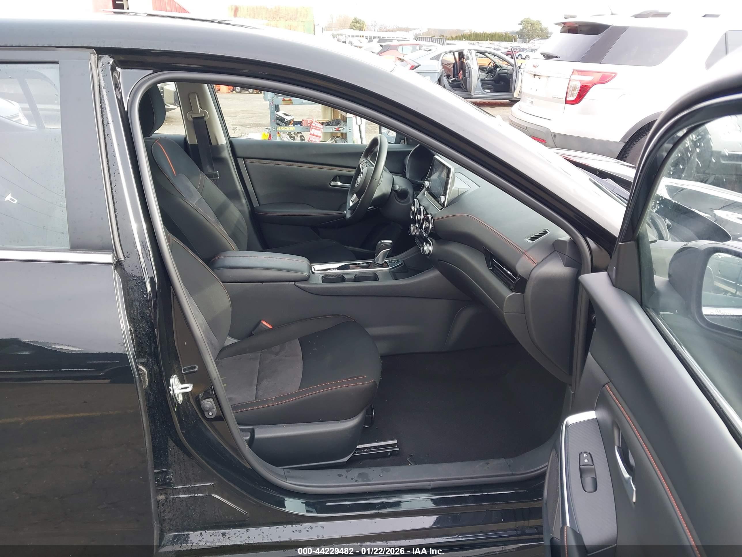 NISSAN SENTRA image 5