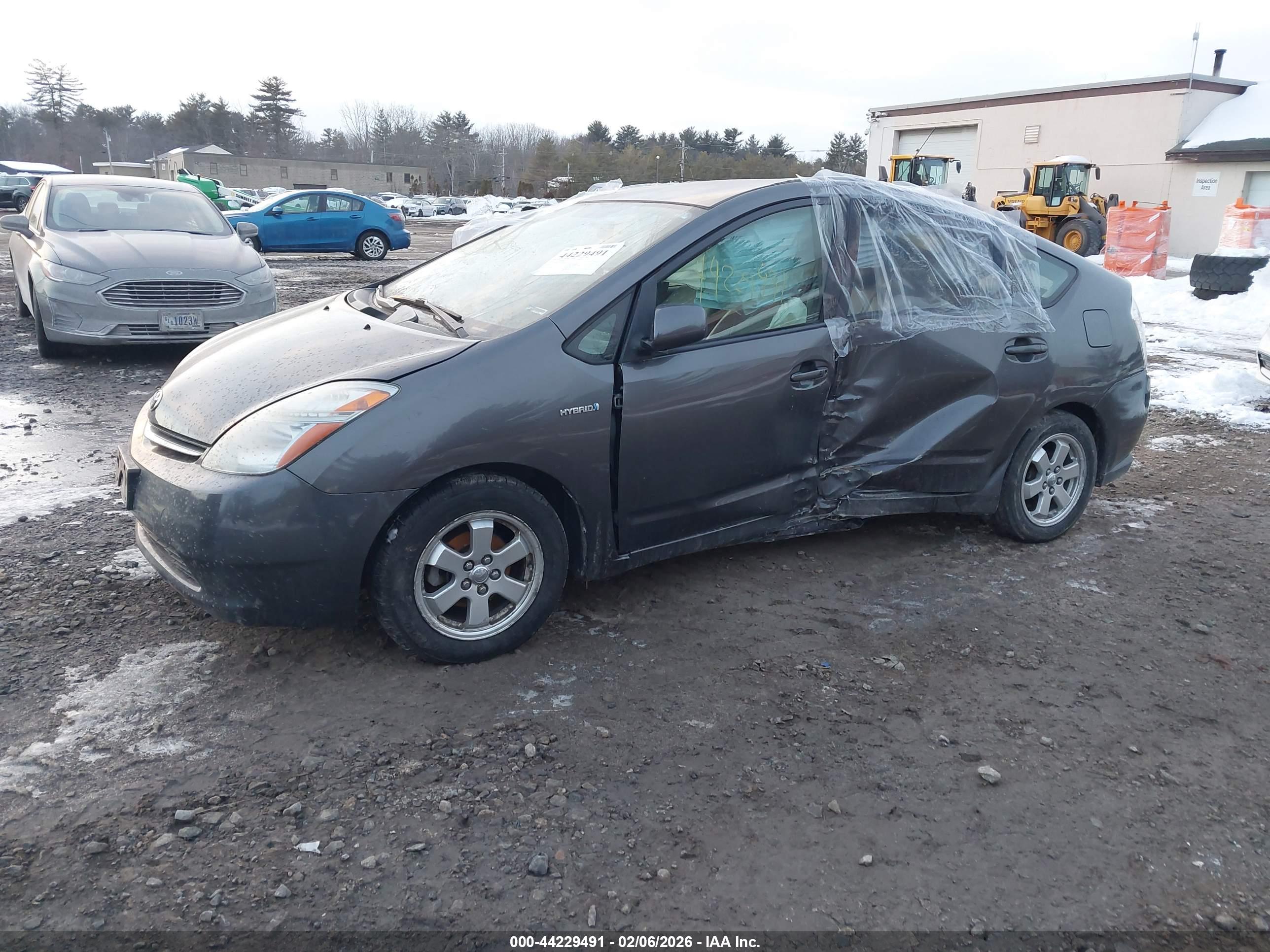 TOYOTA PRIUS image 2