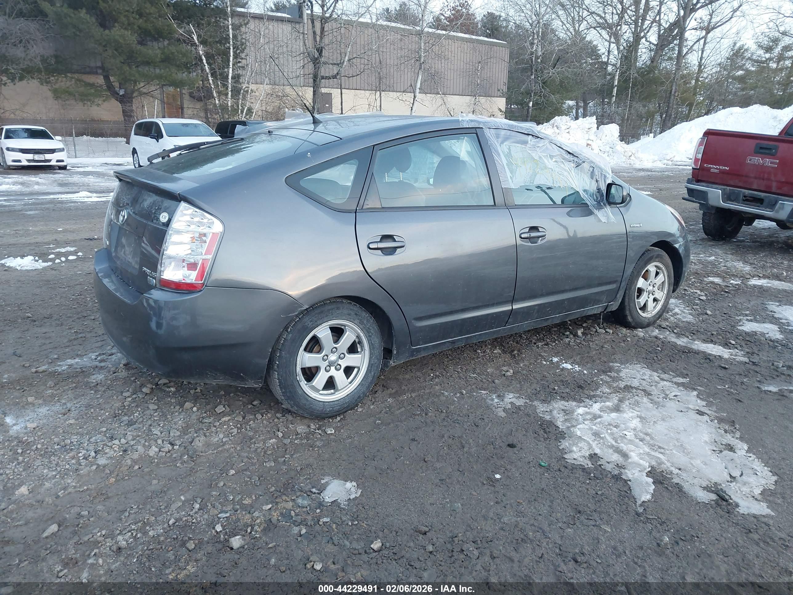 TOYOTA PRIUS image 4