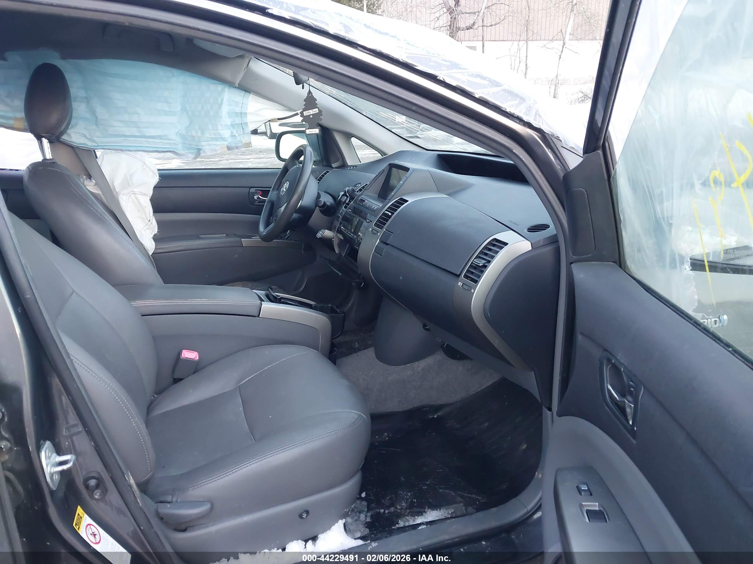 TOYOTA PRIUS image 5