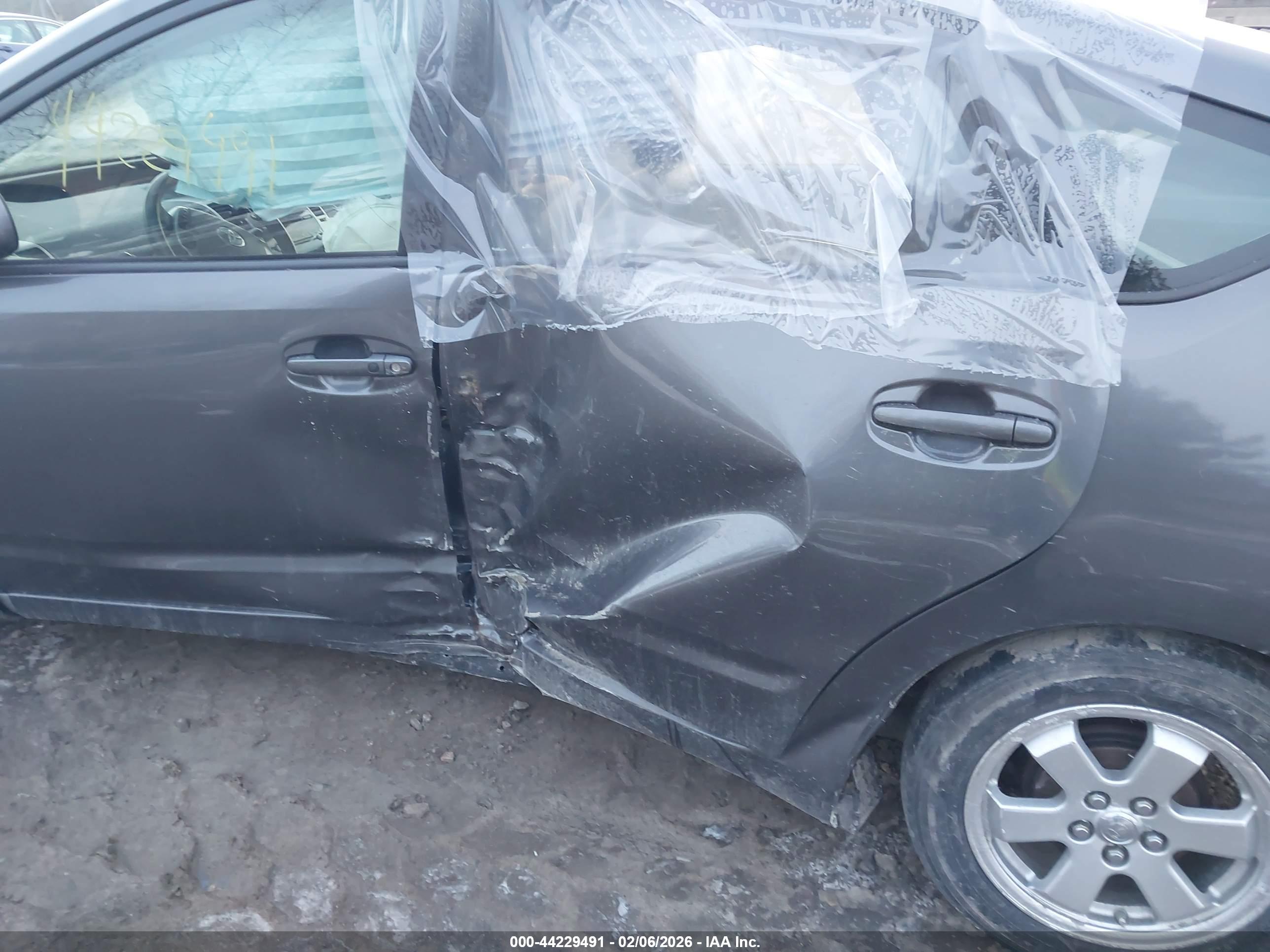 TOYOTA PRIUS image 6