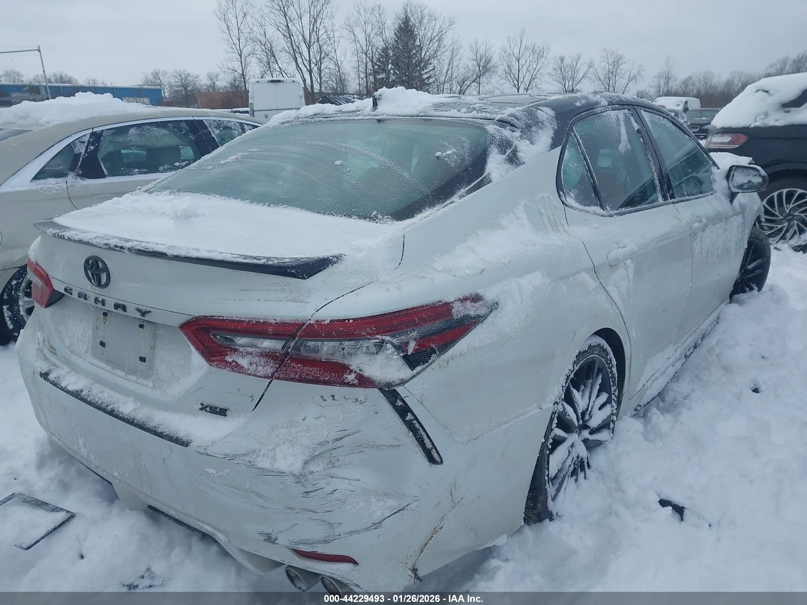TOYOTA CAMRY image 4