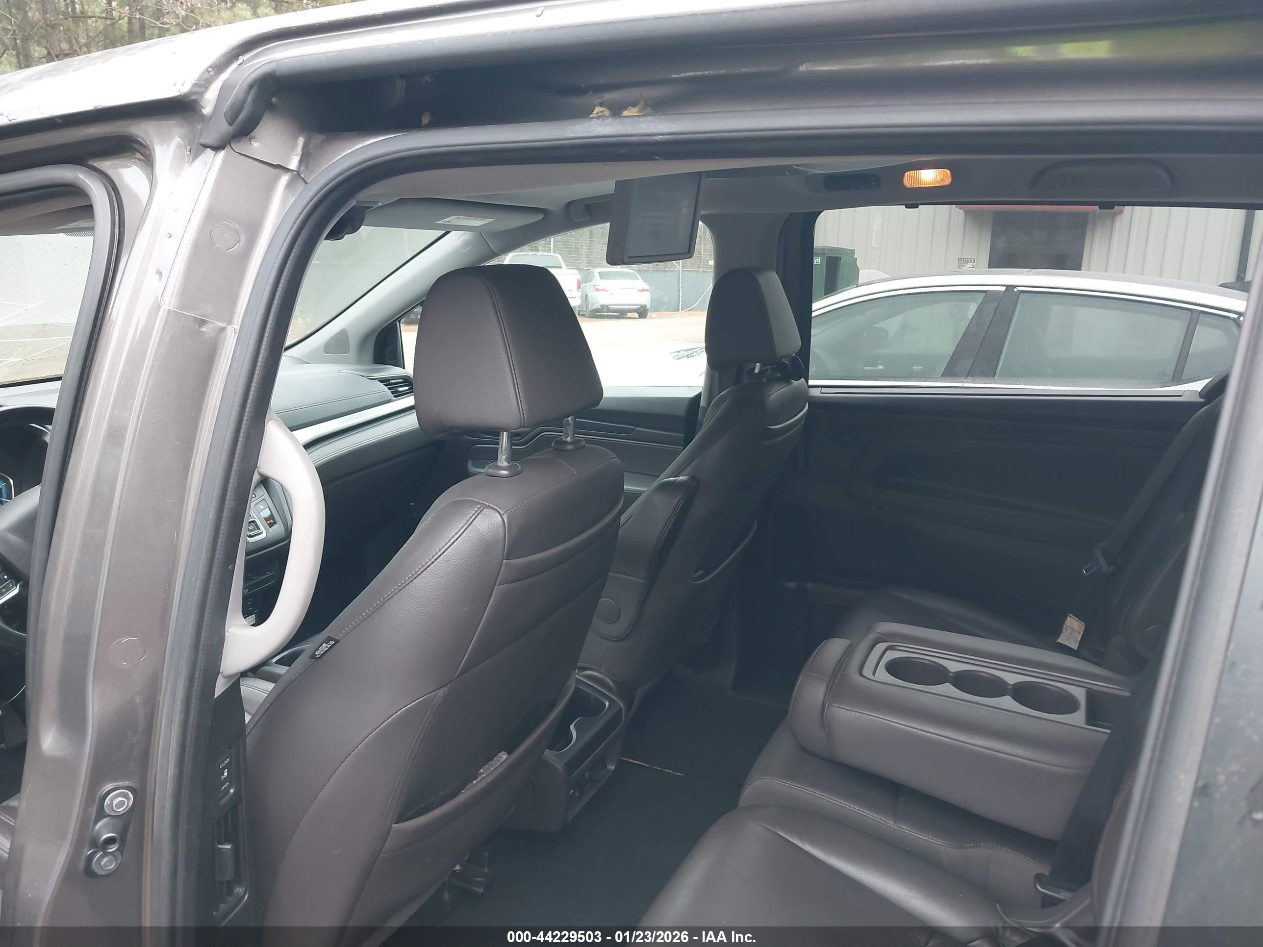 HONDA ODYSSEY image 8