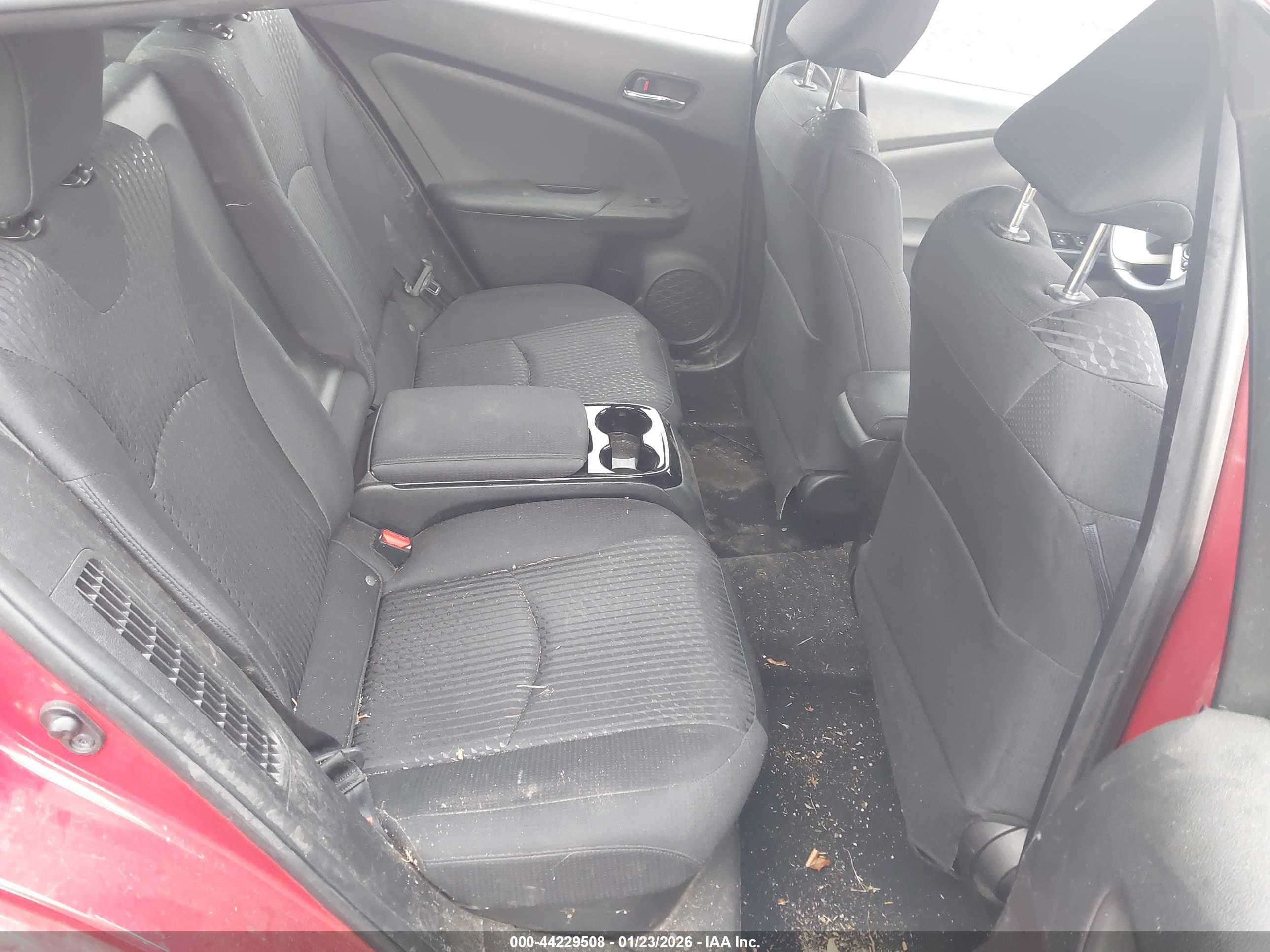 TOYOTA PRIUS image 8