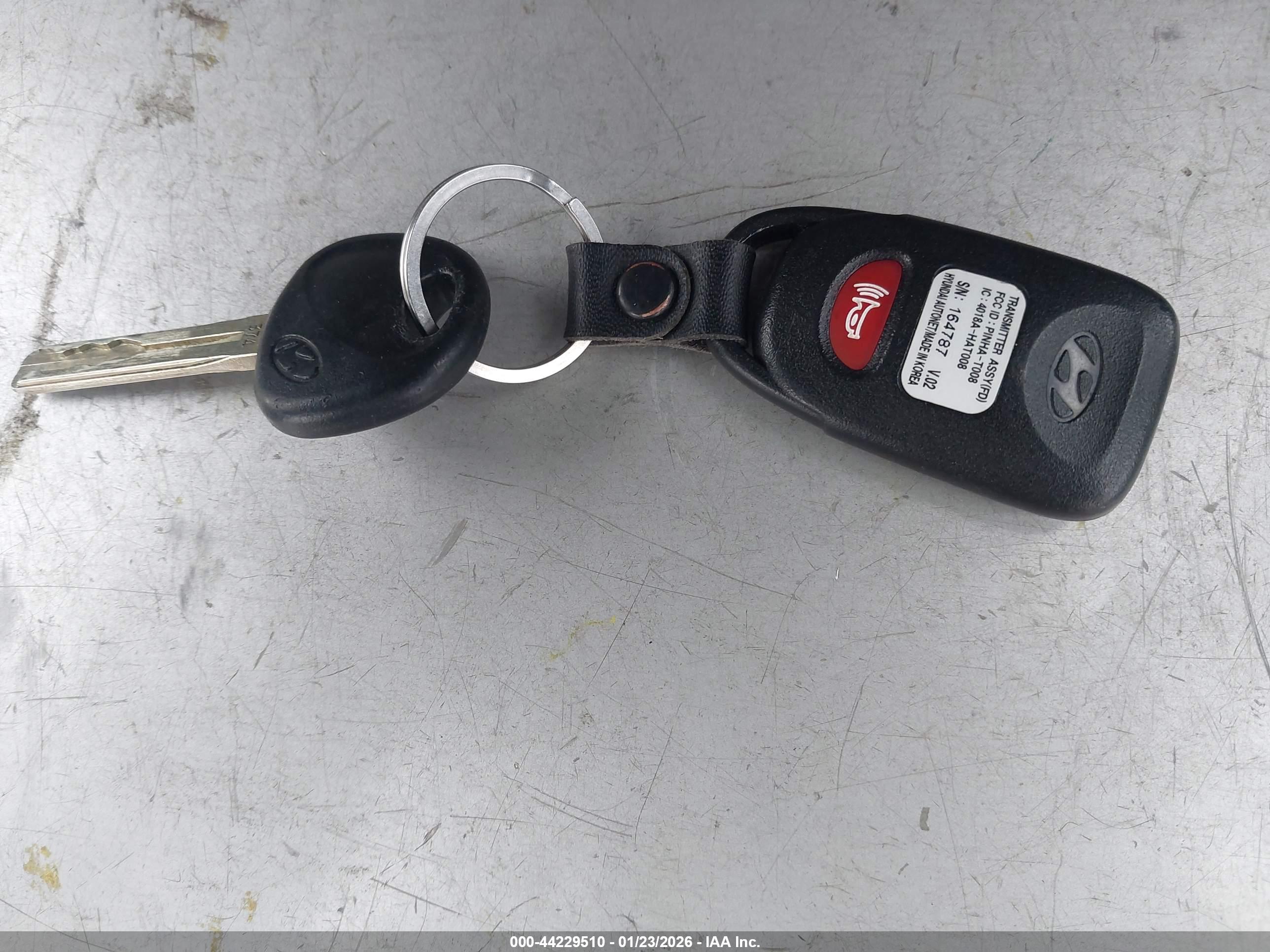 HYUNDAI ELANTRA image 11