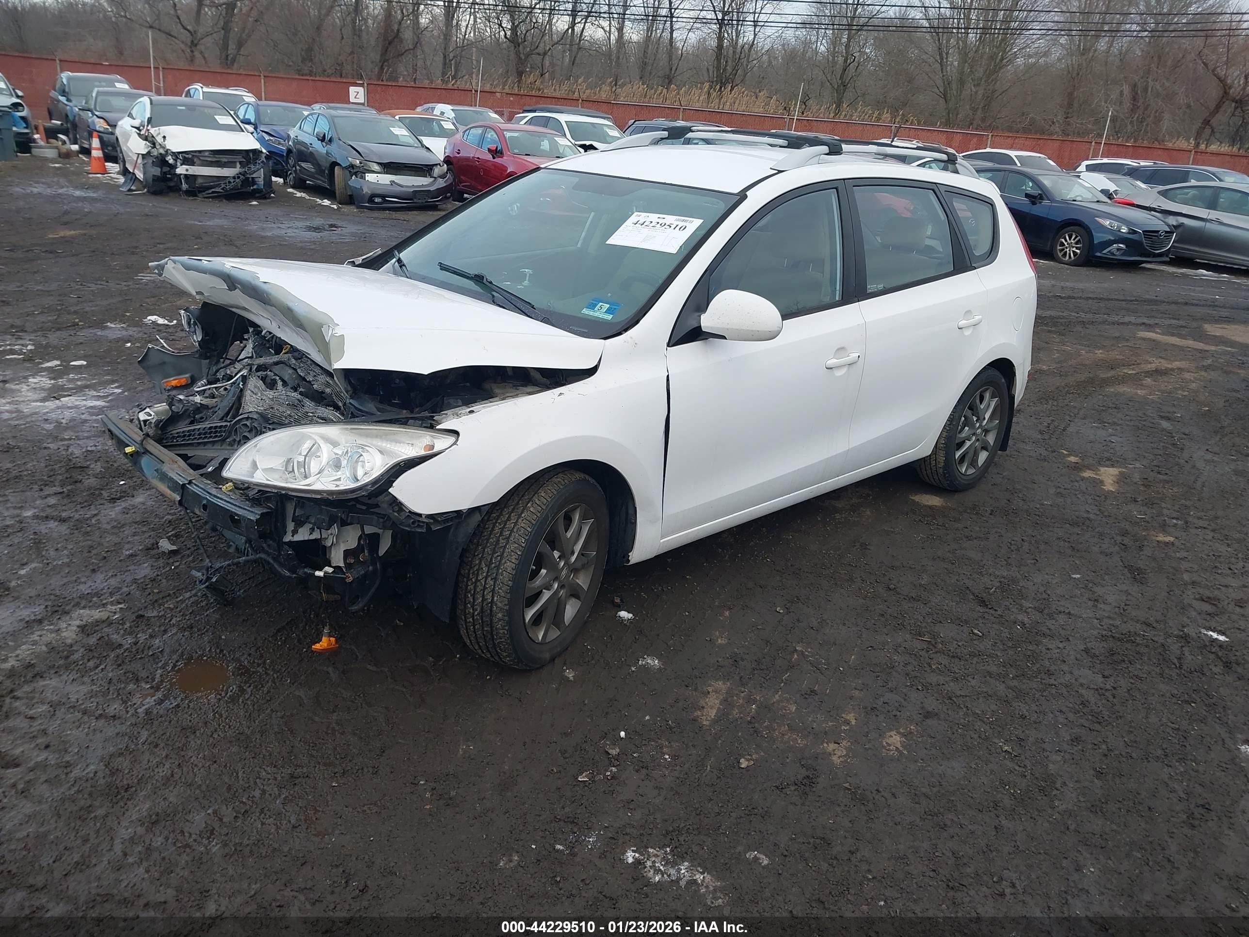 HYUNDAI ELANTRA image 2