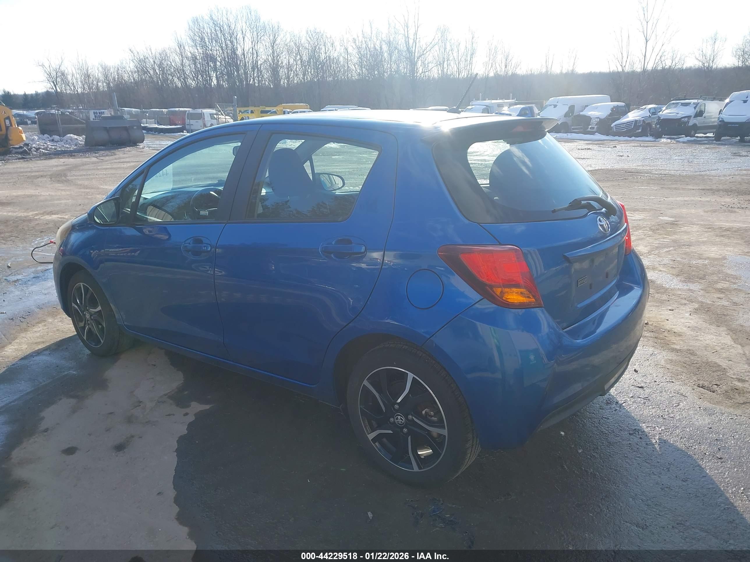 TOYOTA YARIS image 3