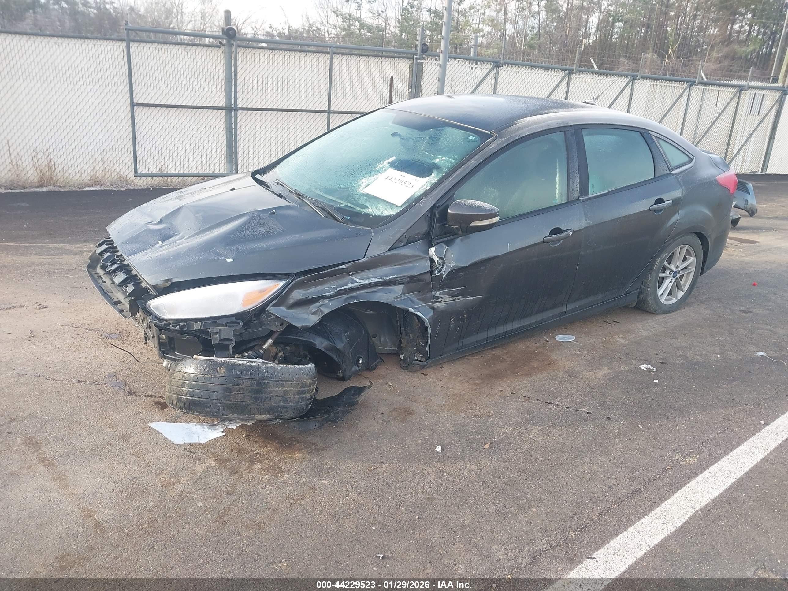 FORD FOCUS image 2
