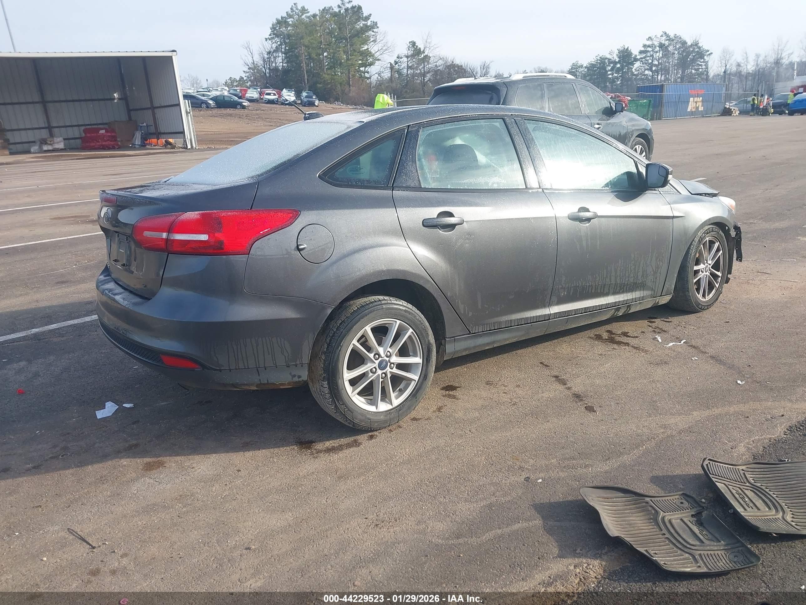 FORD FOCUS image 4