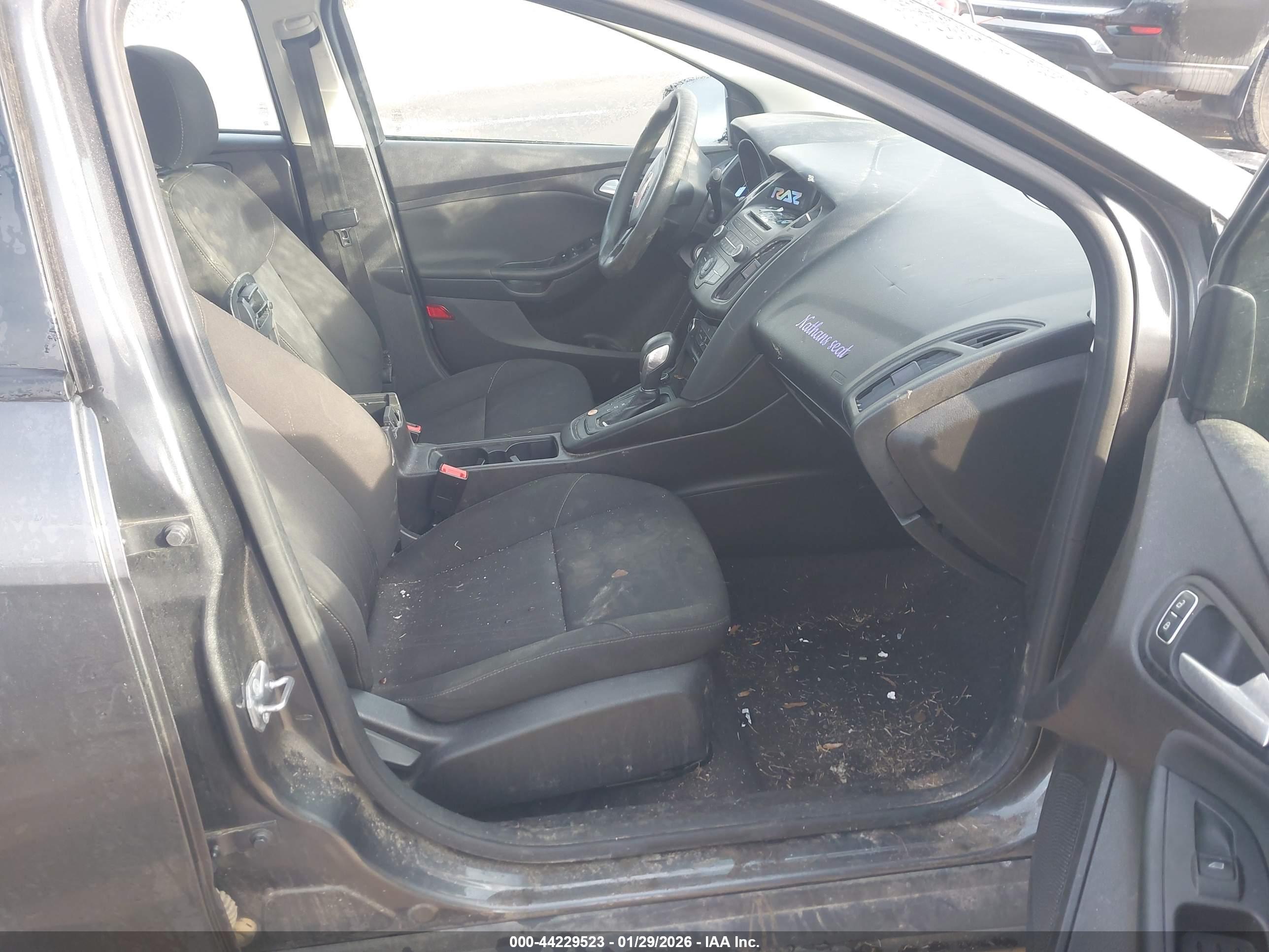 FORD FOCUS image 5