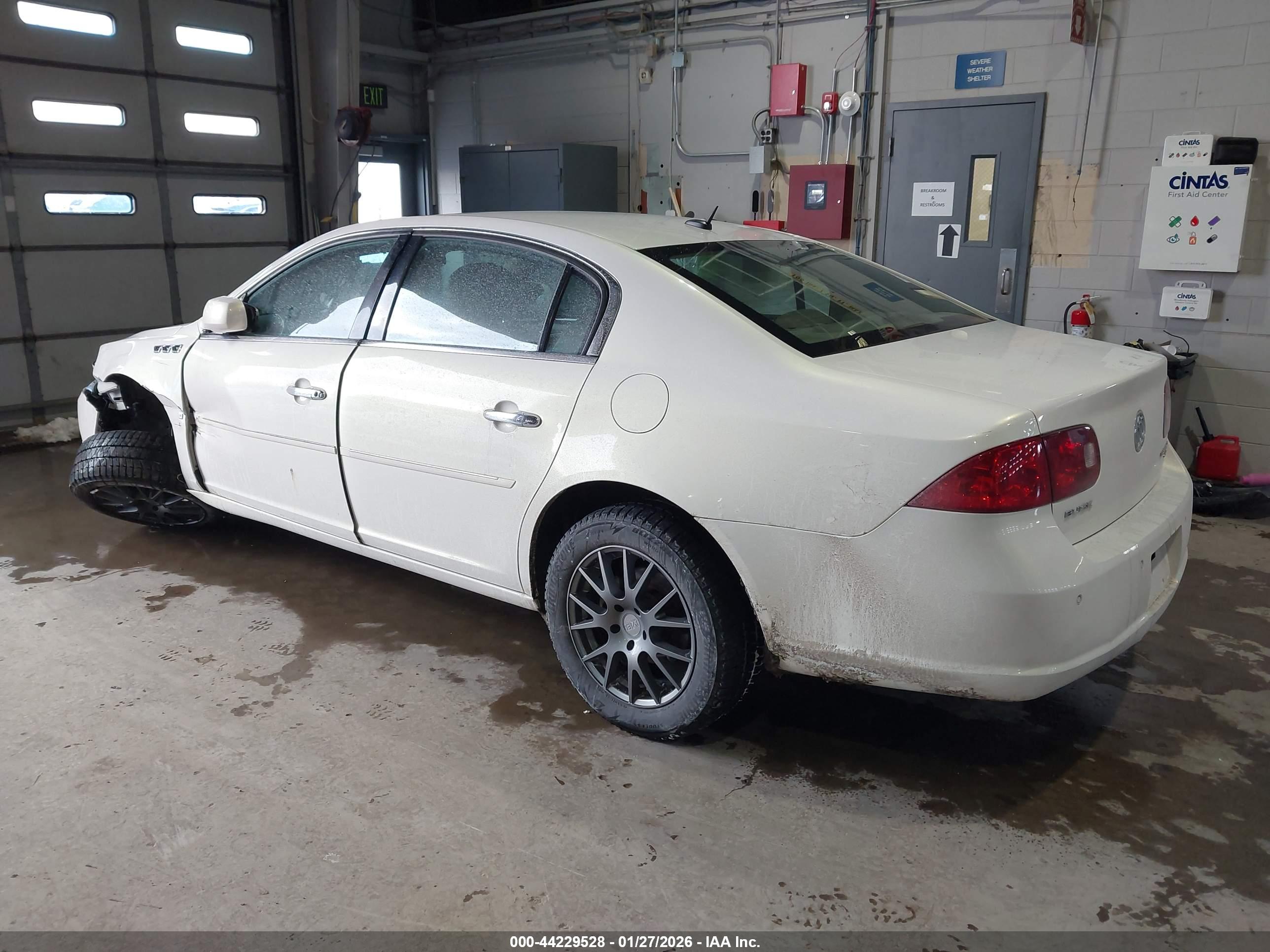 BUICK LUCERNE image 3