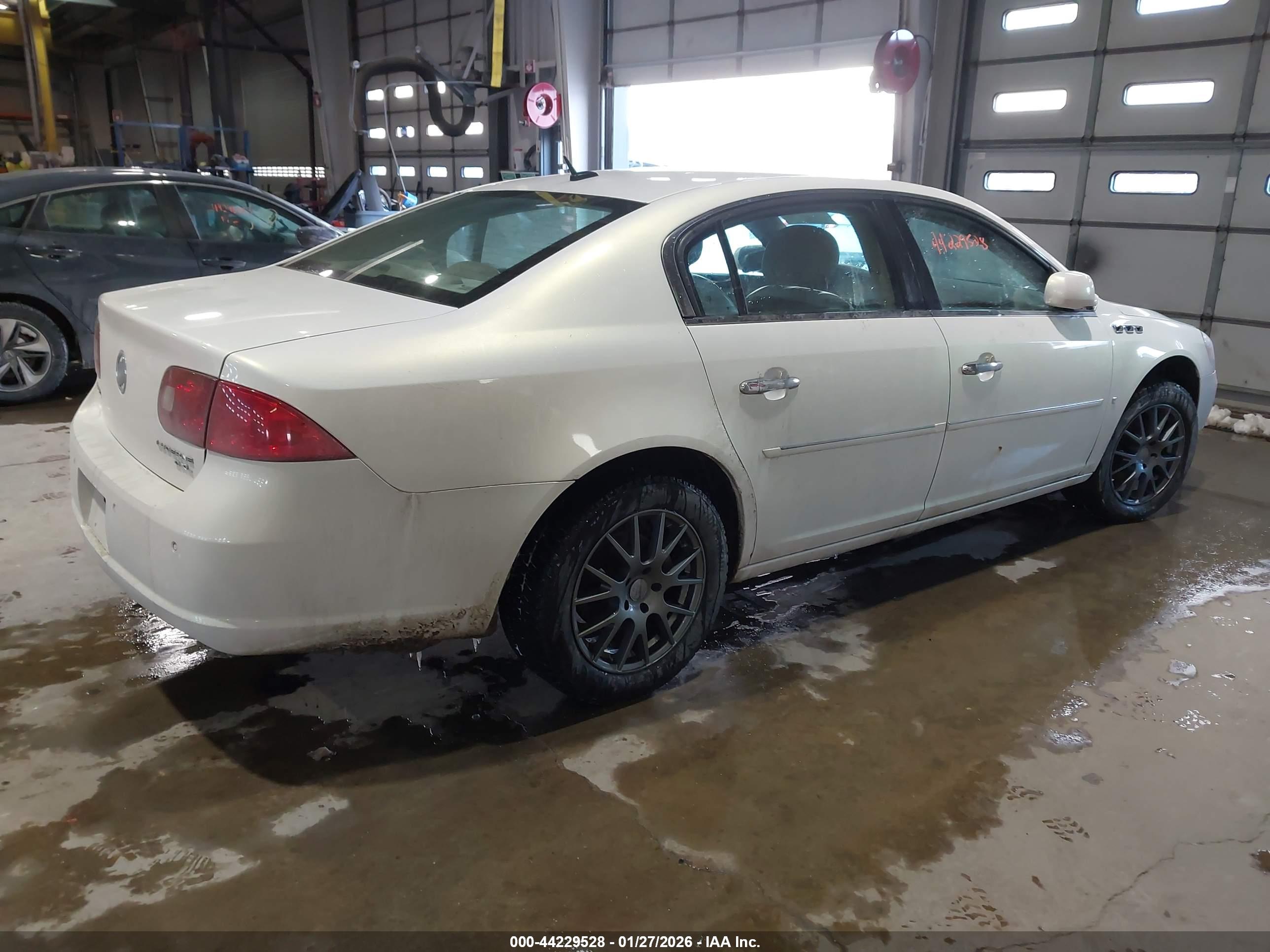BUICK LUCERNE image 4
