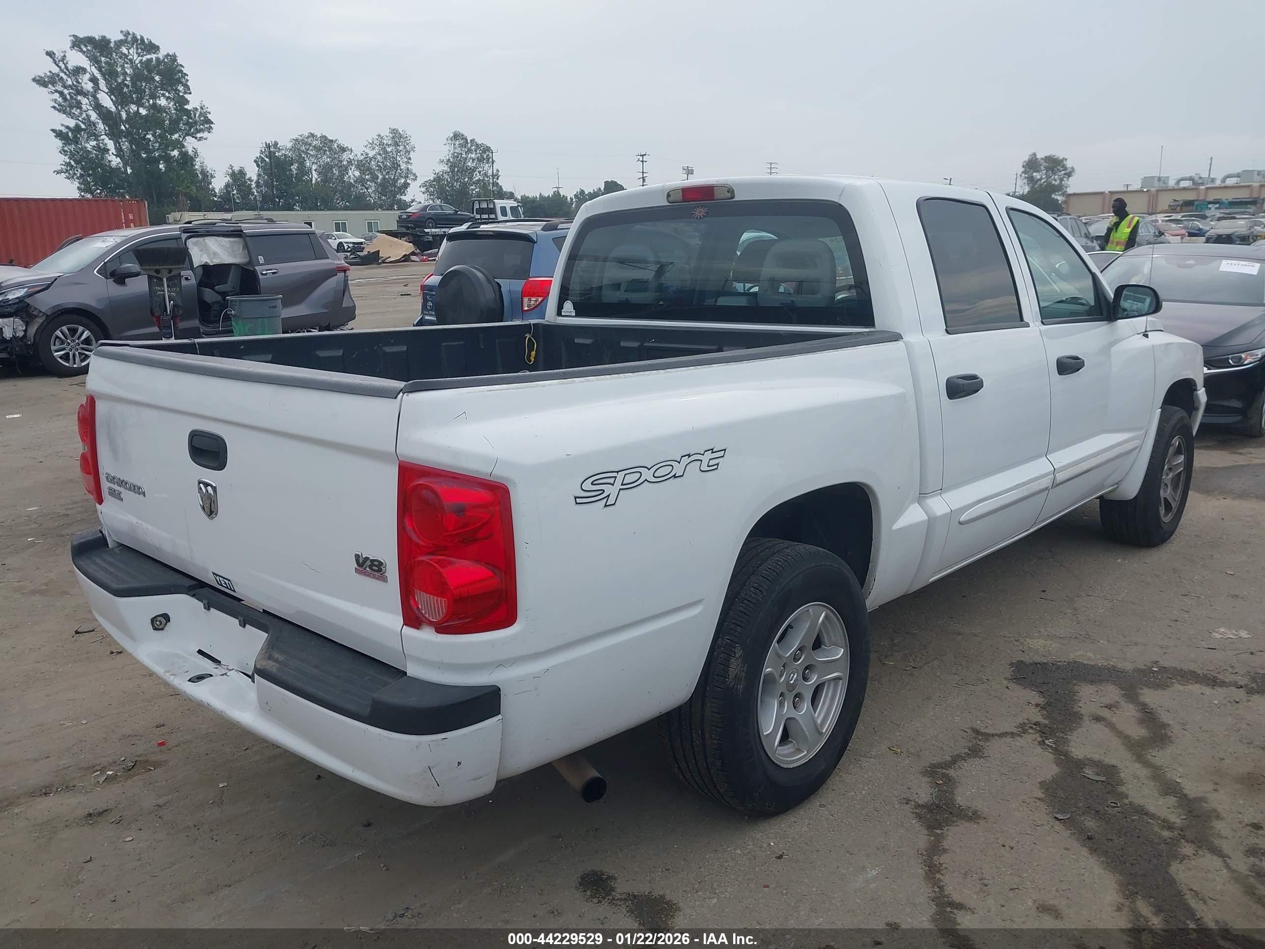 DODGE DAKOTA image 4