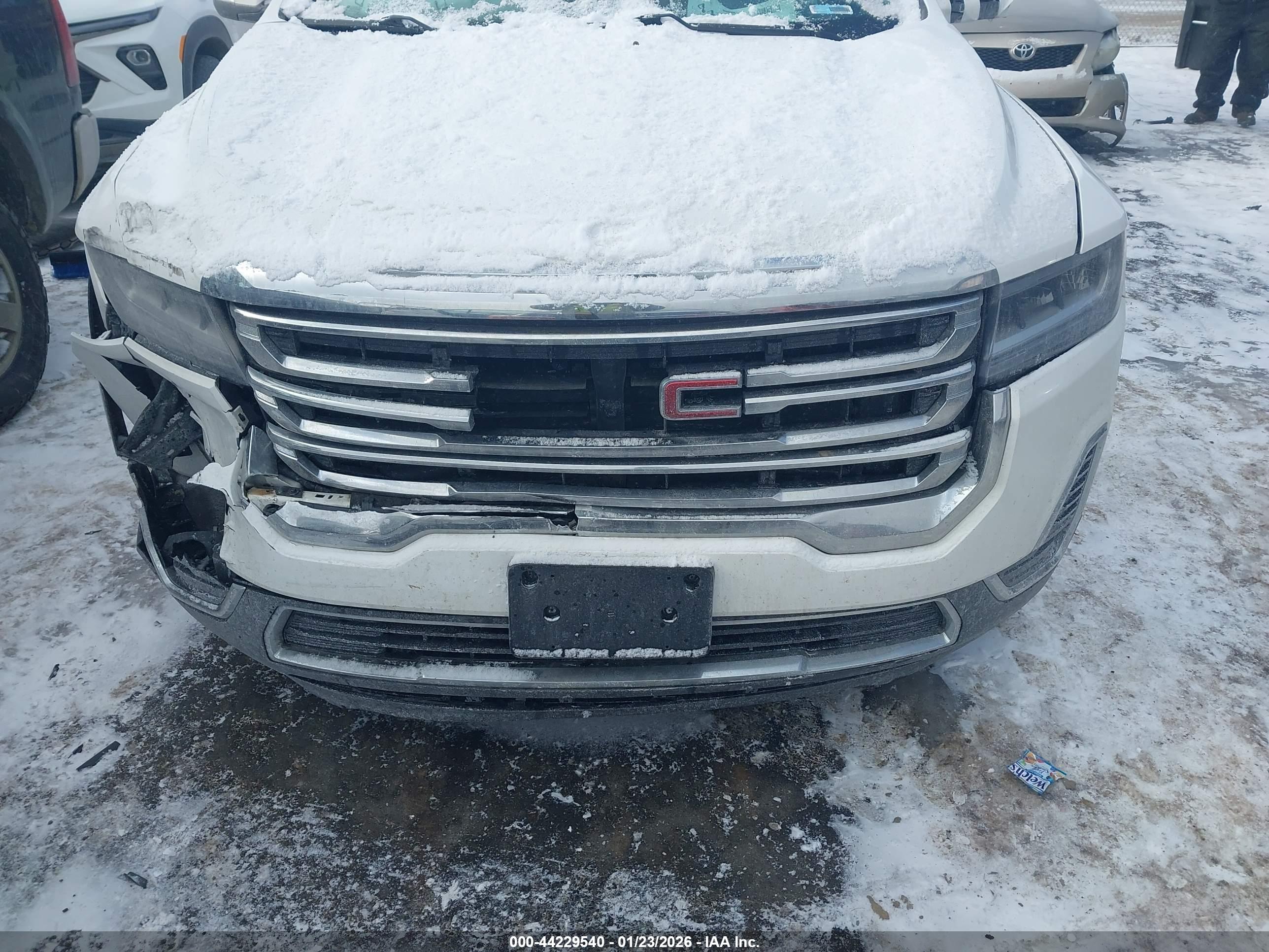 GMC ACADIA image 6
