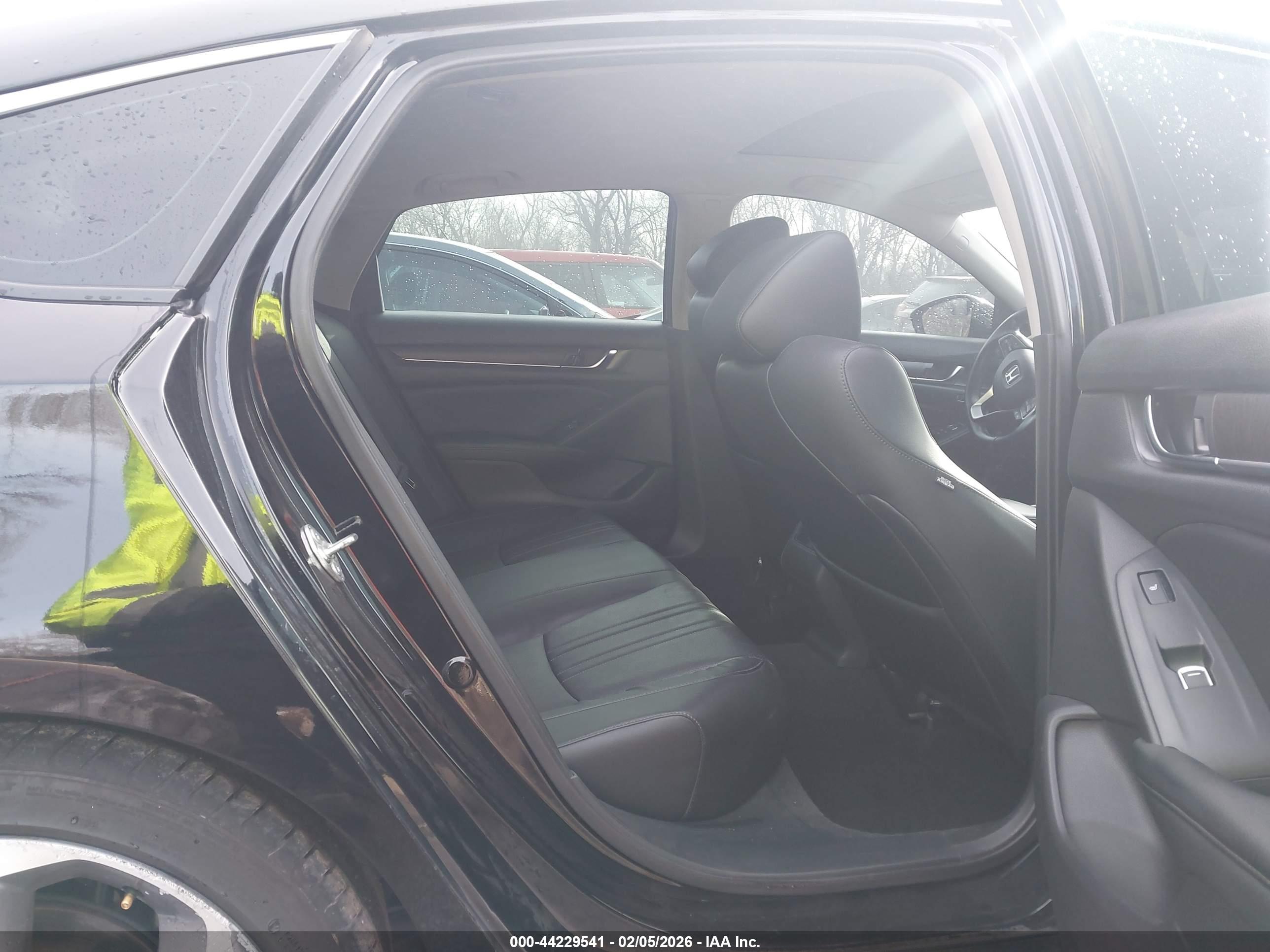 HONDA ACCORD image 8