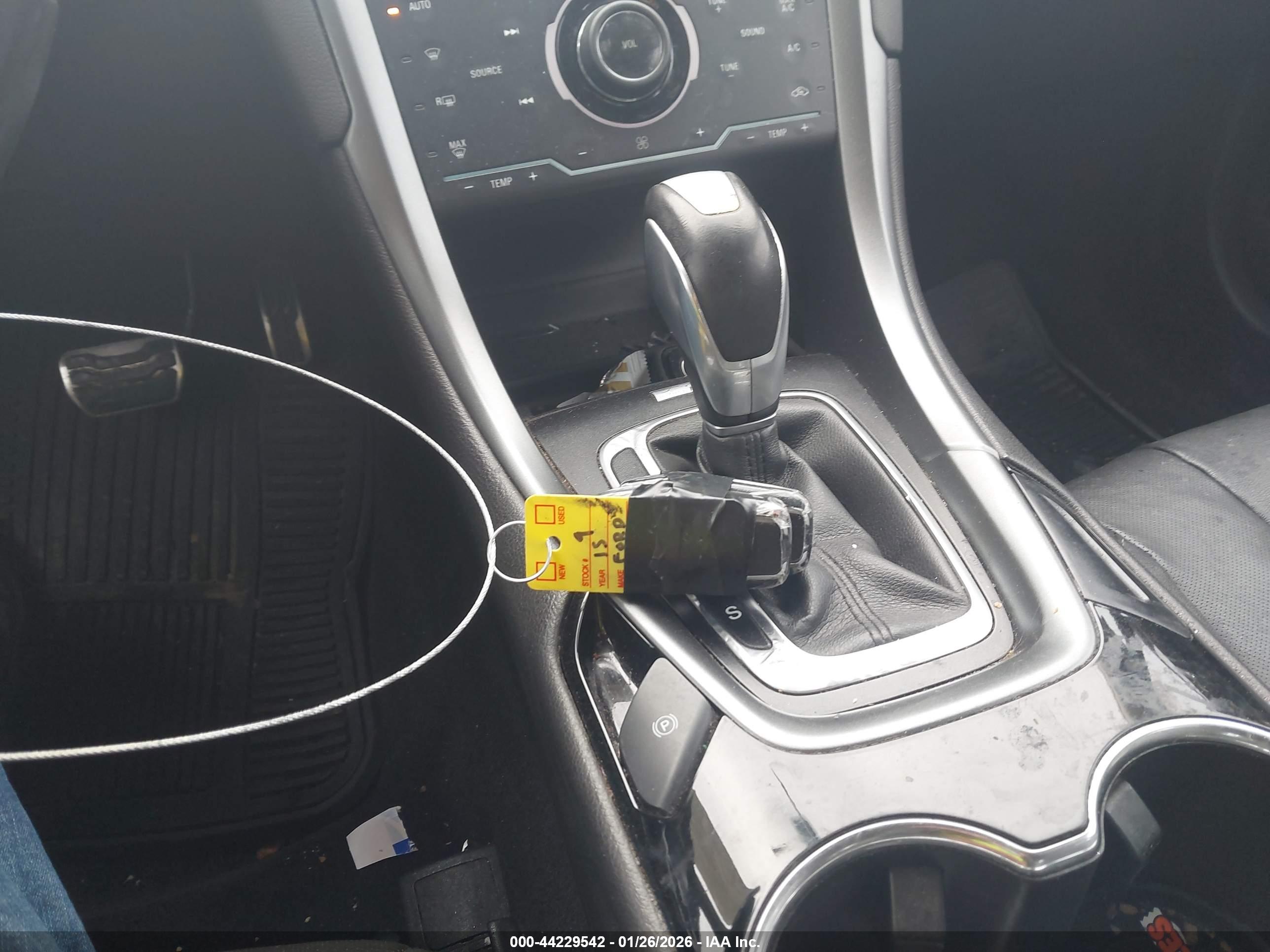 FORD FUSION image 11
