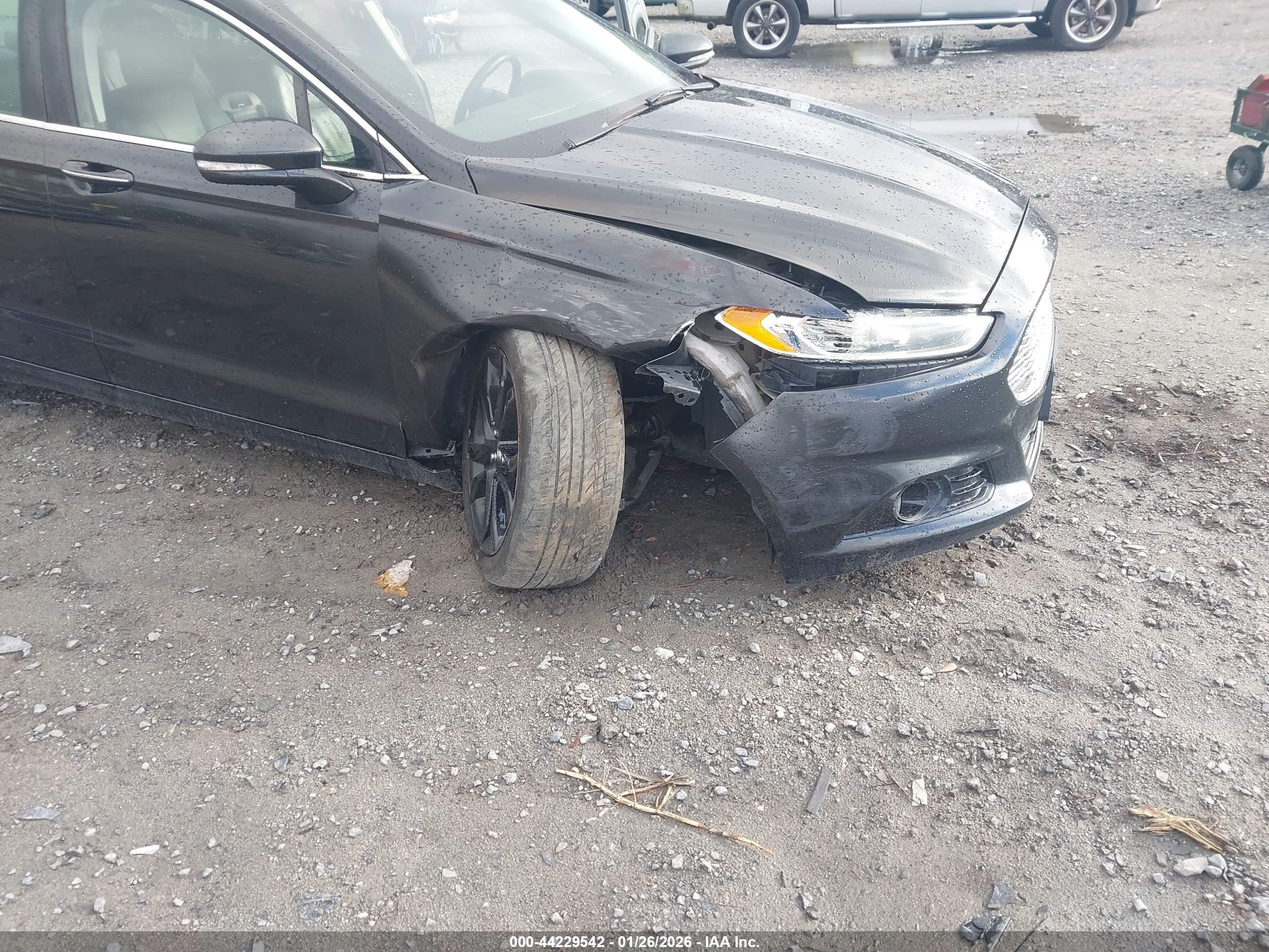 FORD FUSION image 6