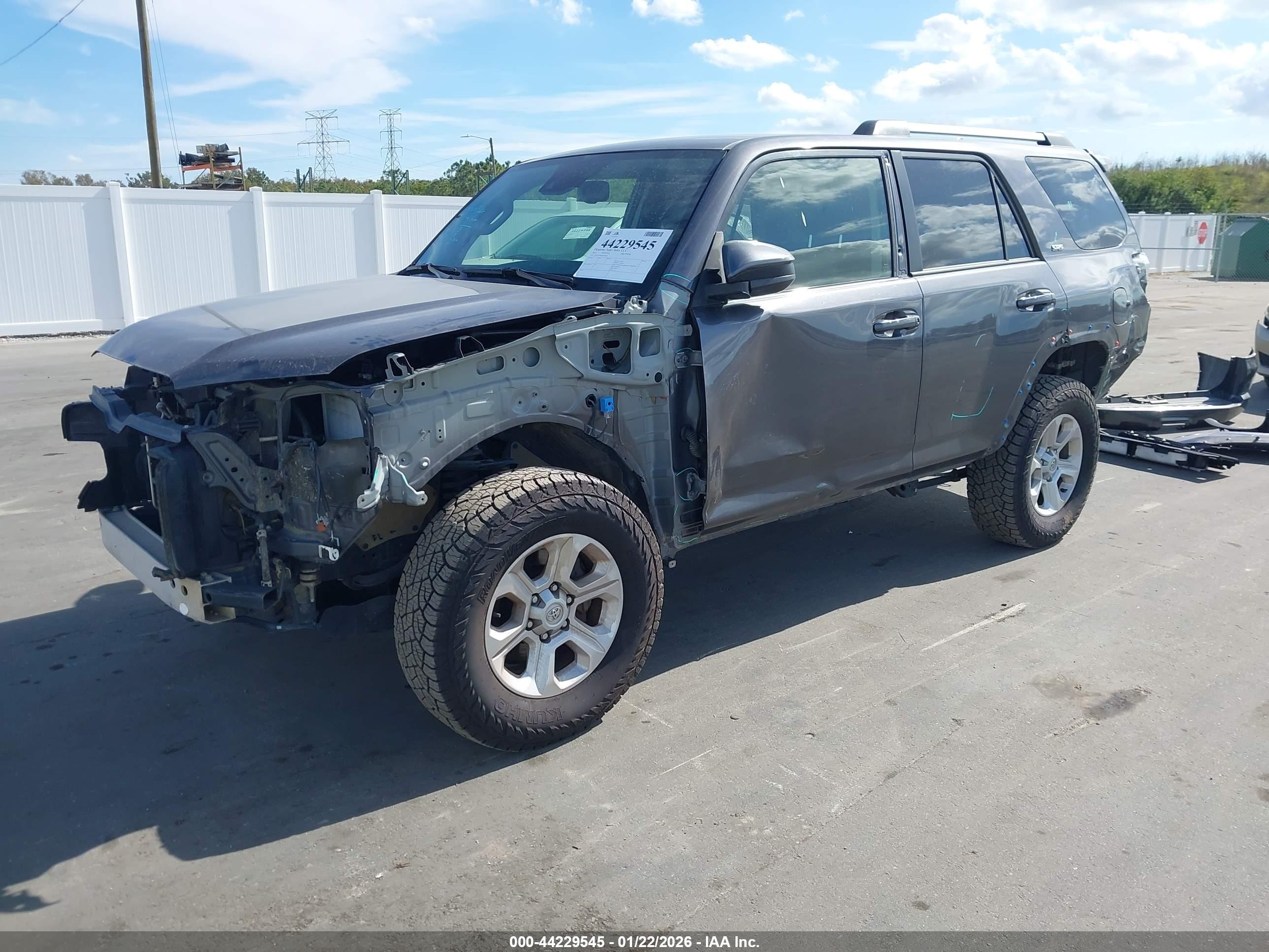 TOYOTA 4RUNNER image 2