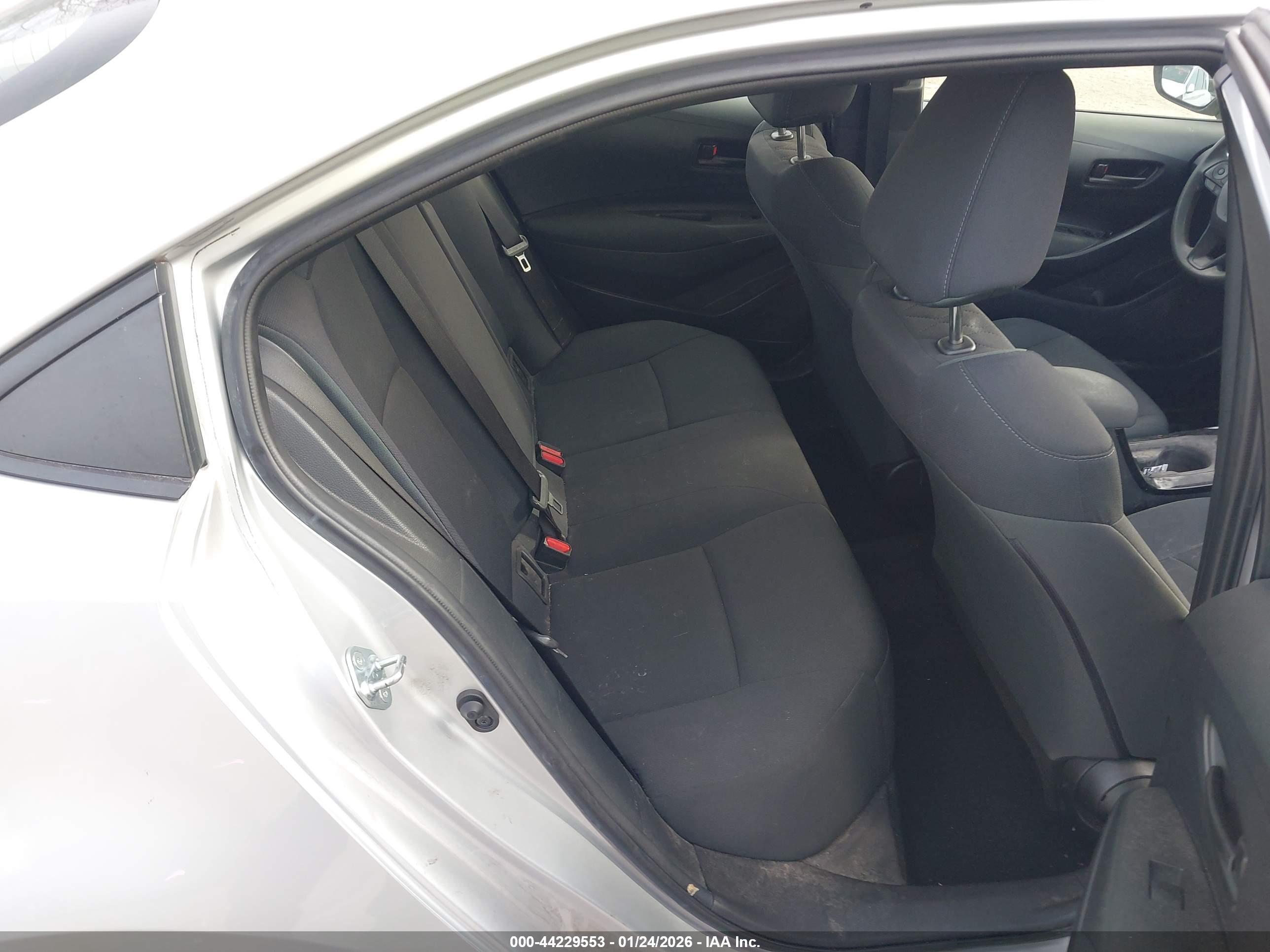 TOYOTA COROLLA image 8