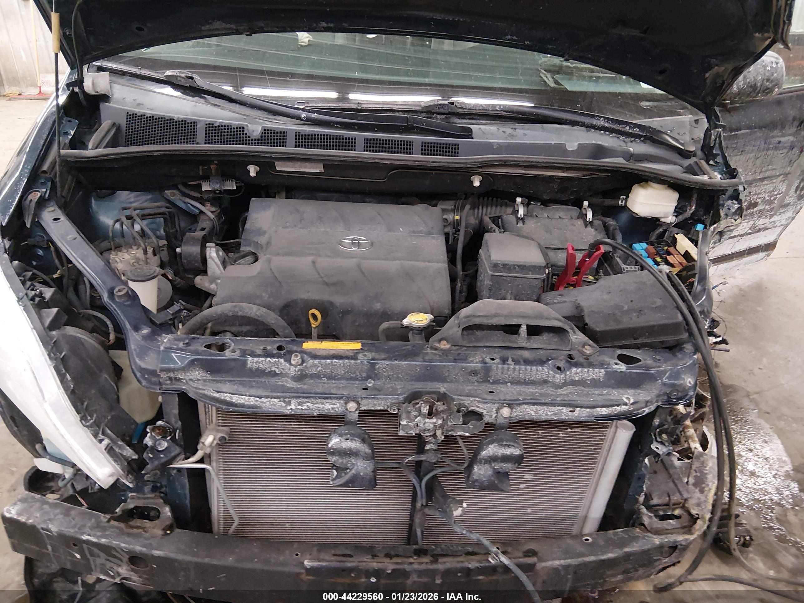 TOYOTA SIENNA image 10