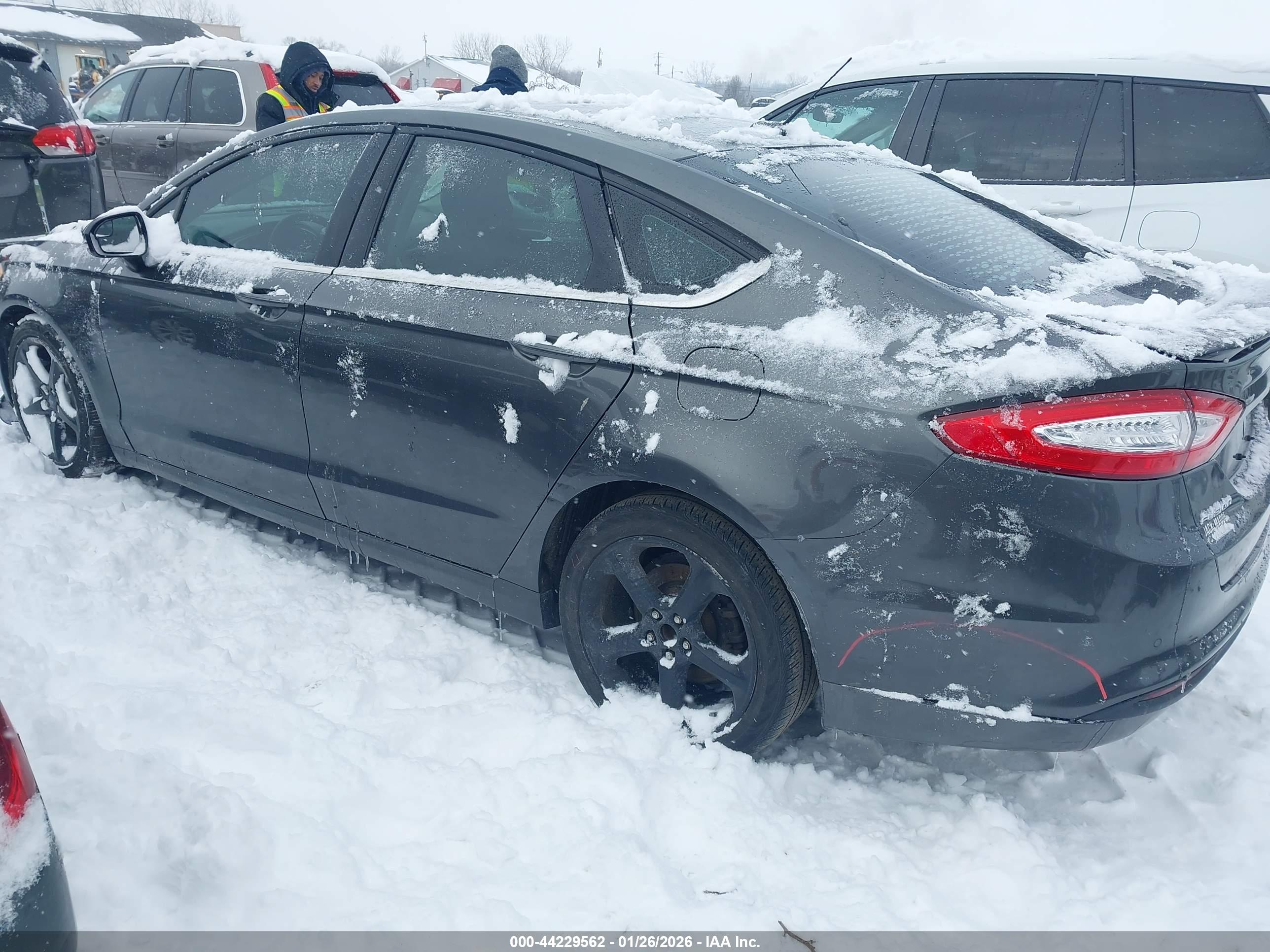 FORD FUSION image 3