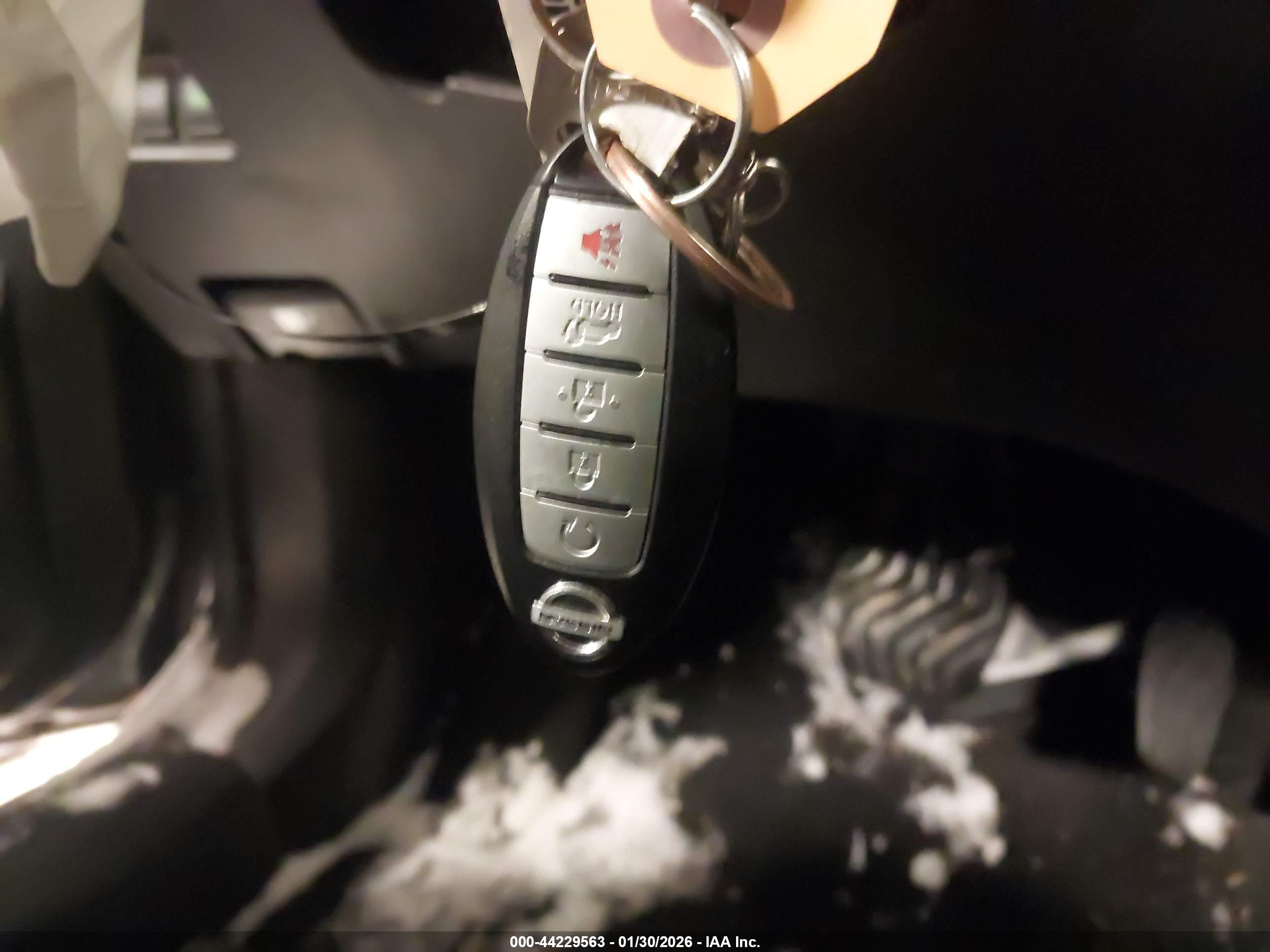 NISSAN ROGUE image 11