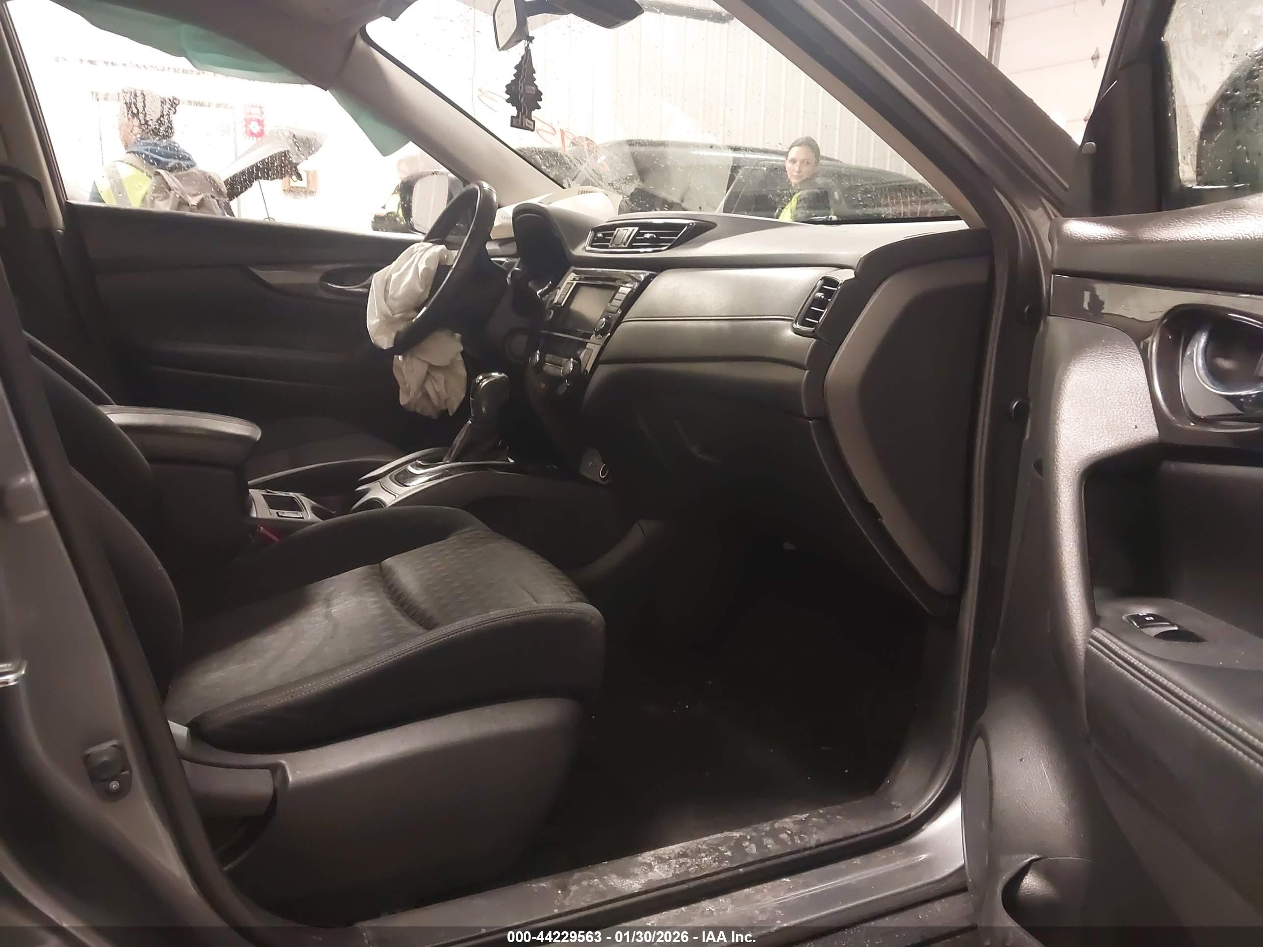 NISSAN ROGUE image 5