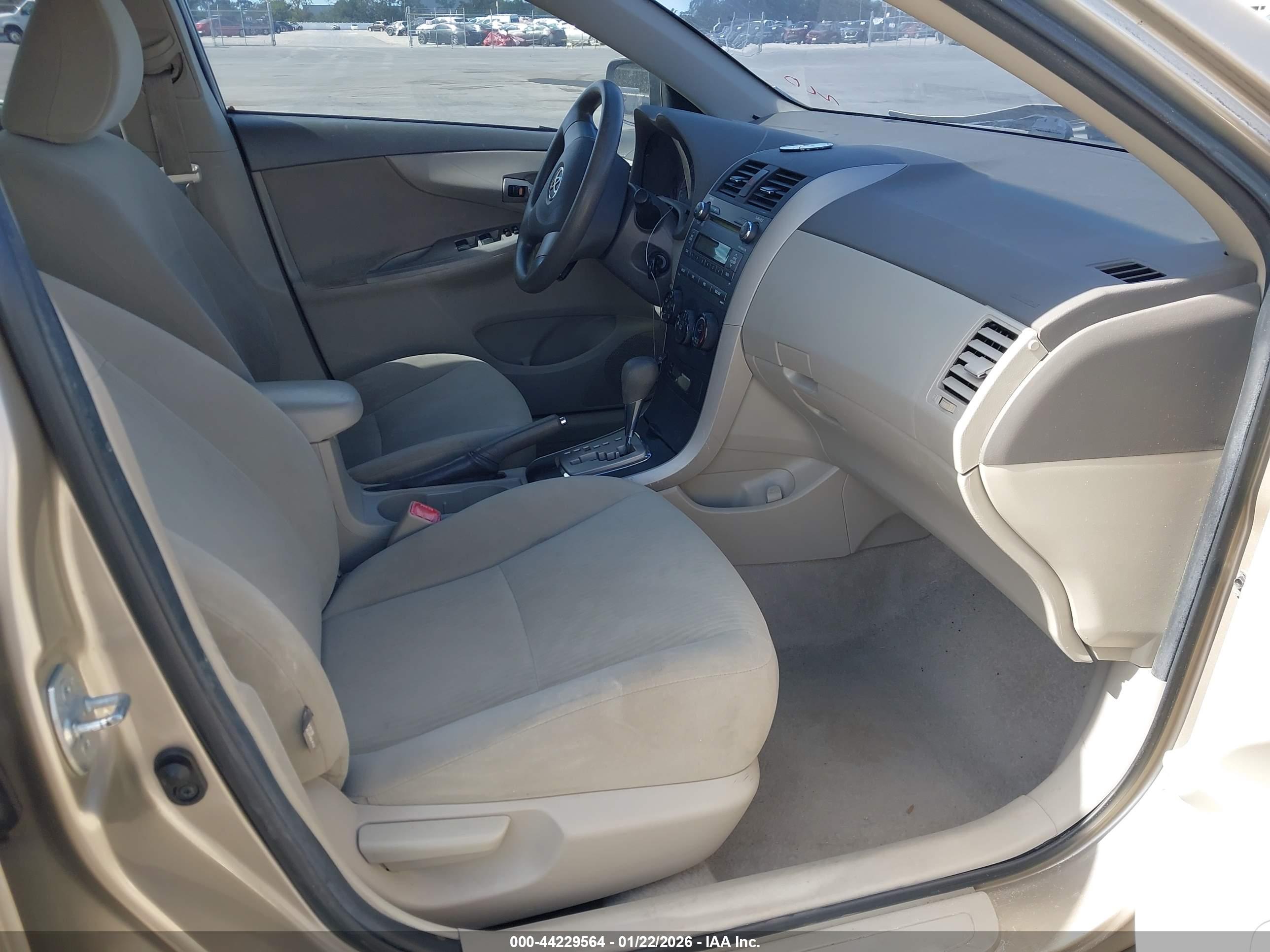 TOYOTA COROLLA image 5