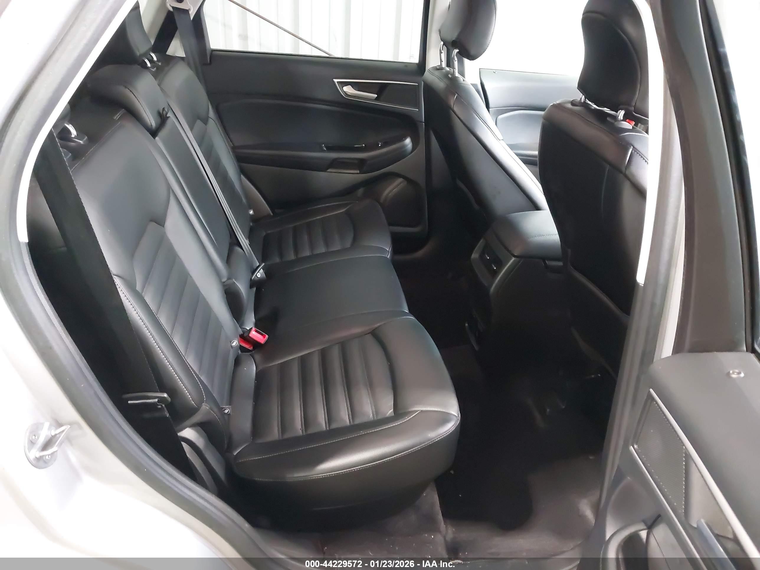 FORD EDGE image 8