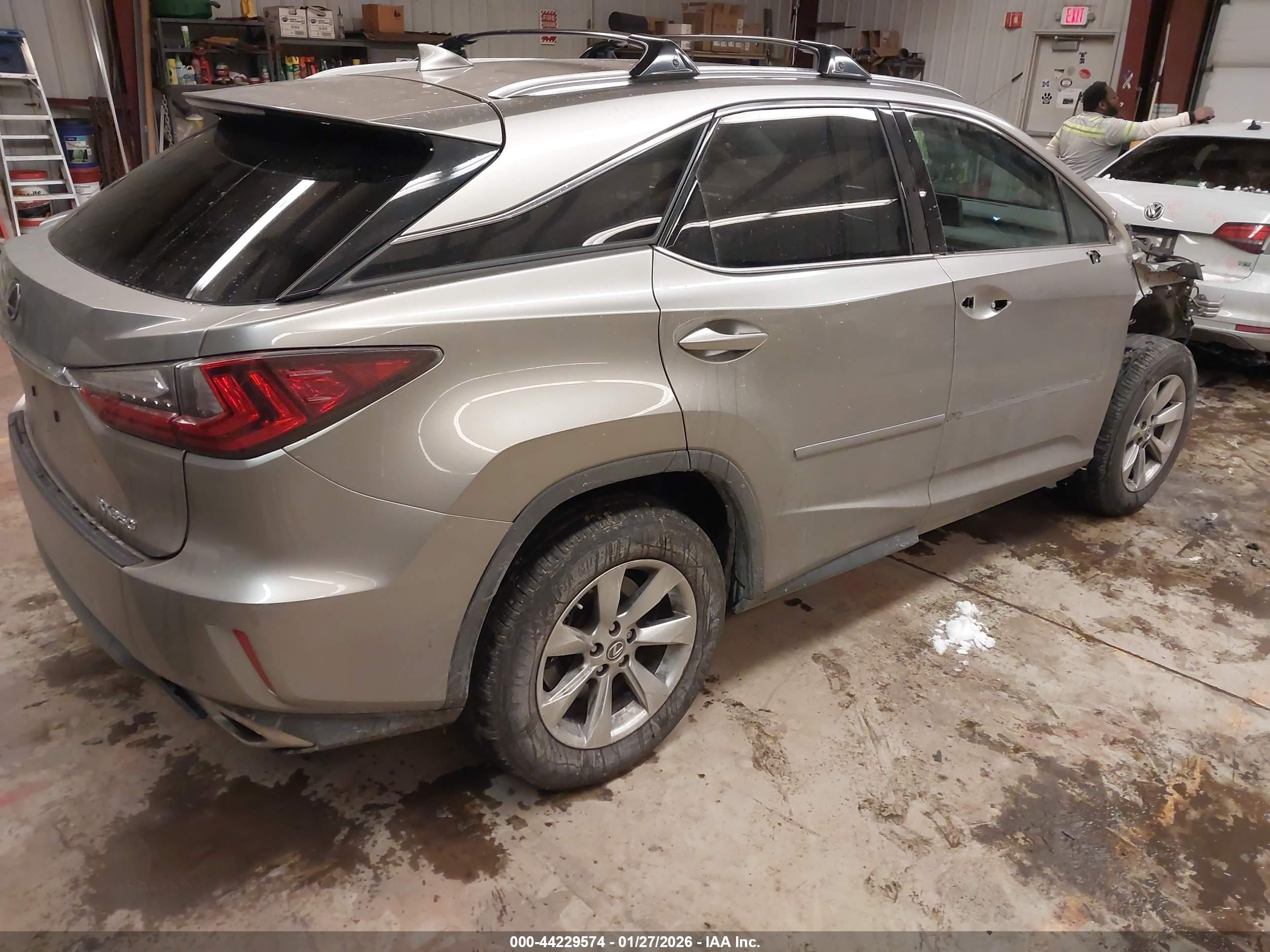 LEXUS RX image 4